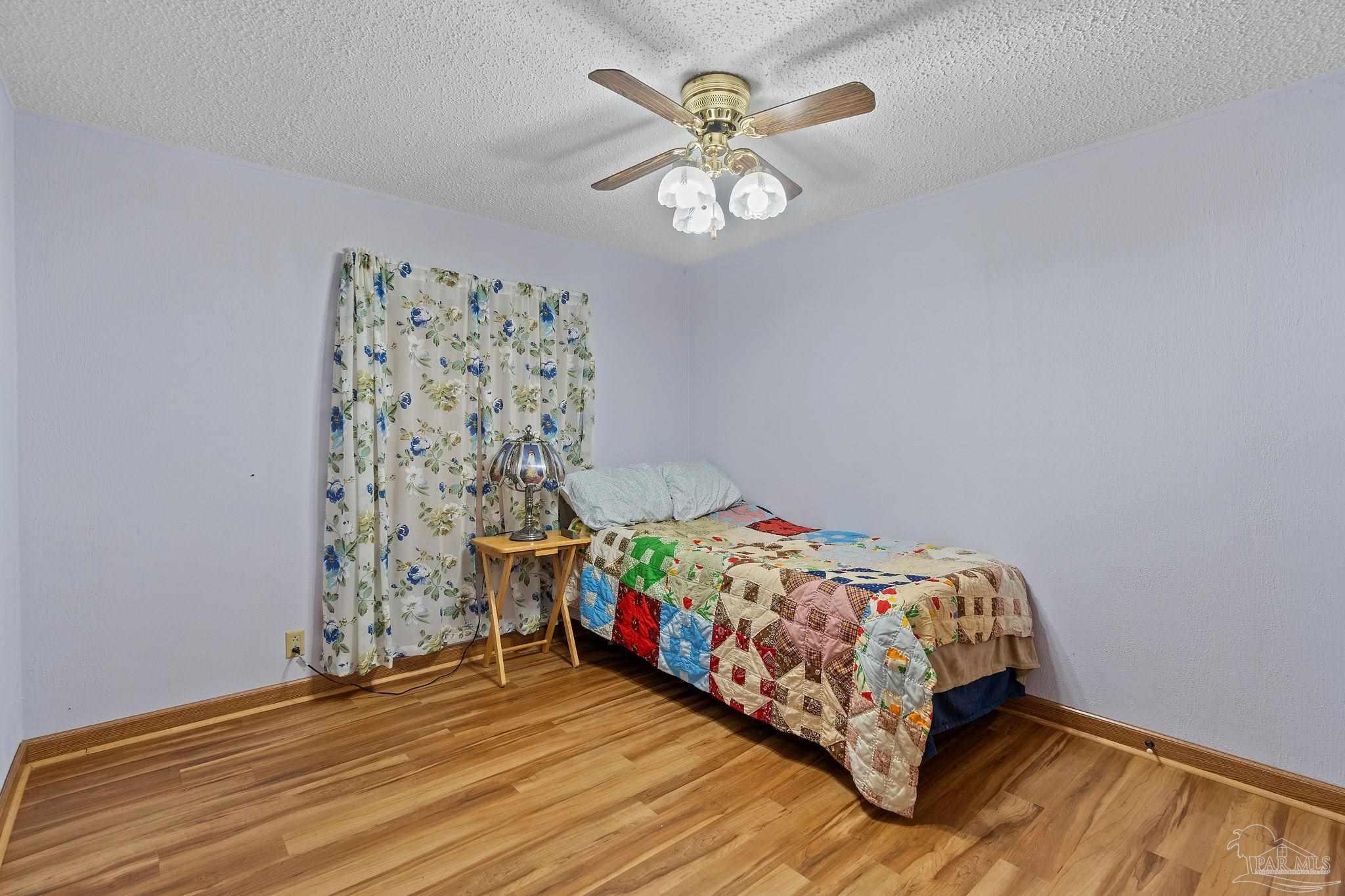 4441 Sleepy Hammock Dr