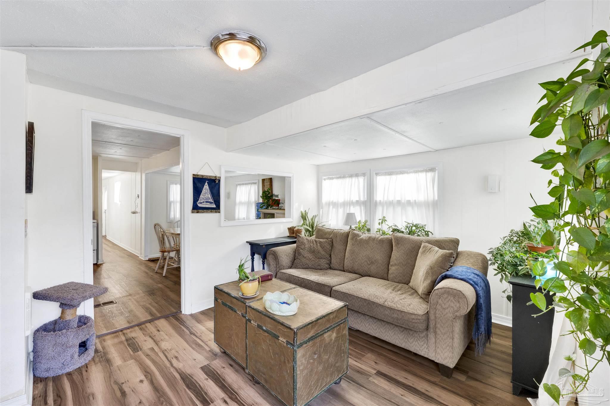 402 N 62nd Ave