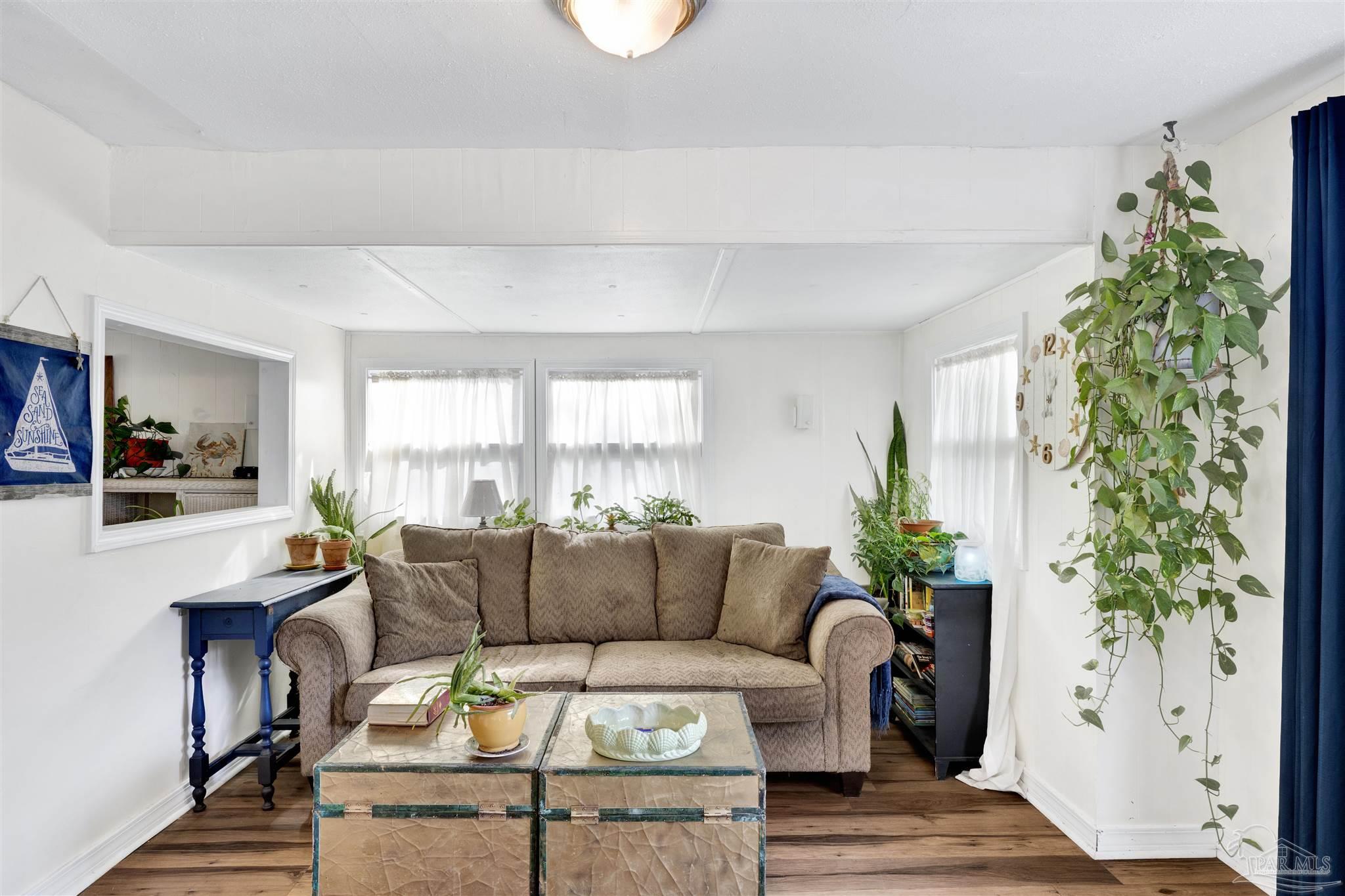 402 N 62nd Ave