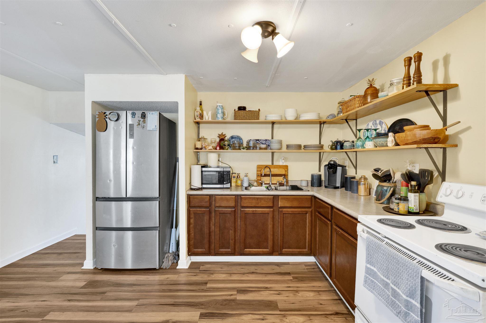 402 N 62nd Ave
