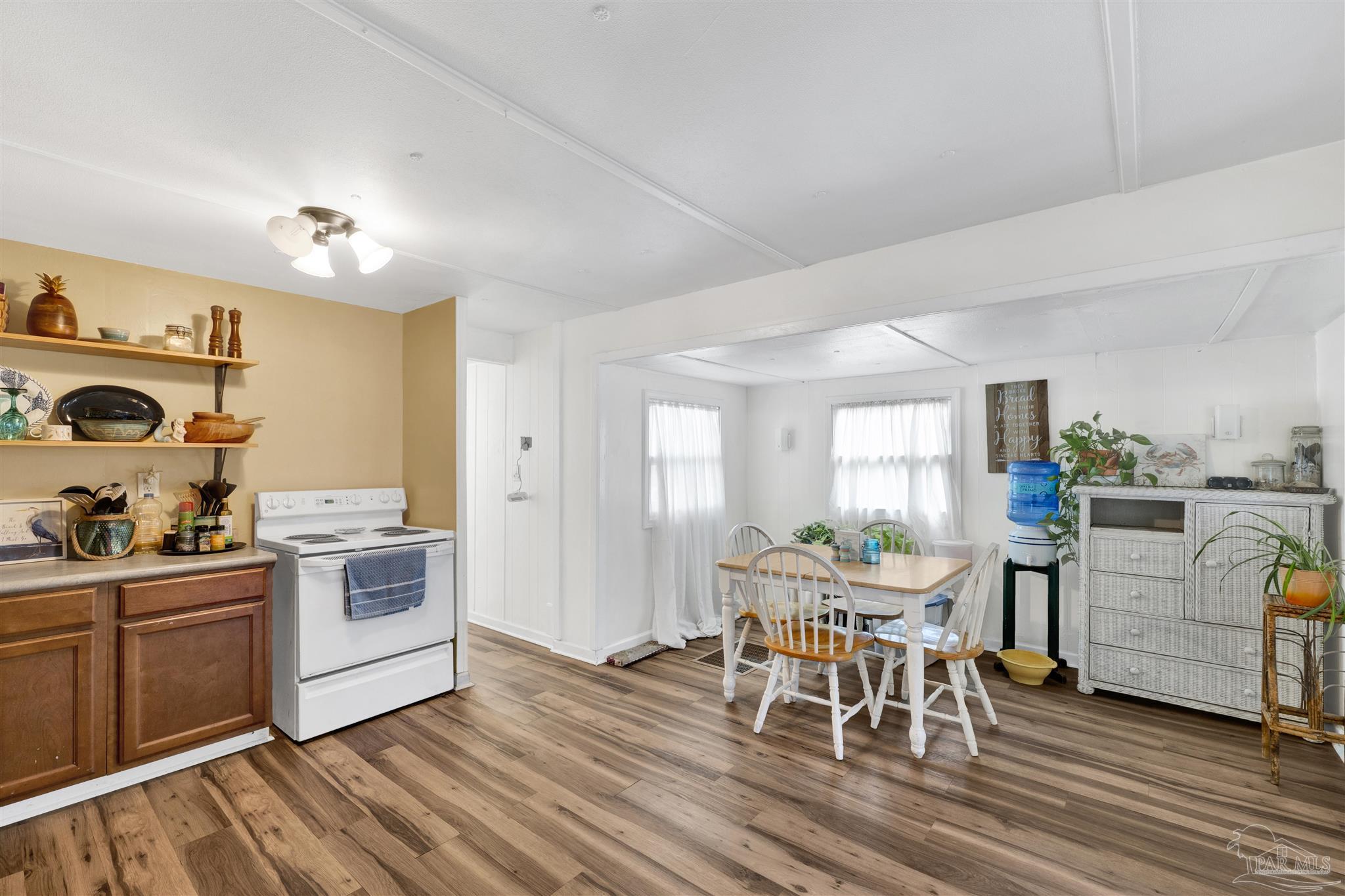 402 N 62nd Ave