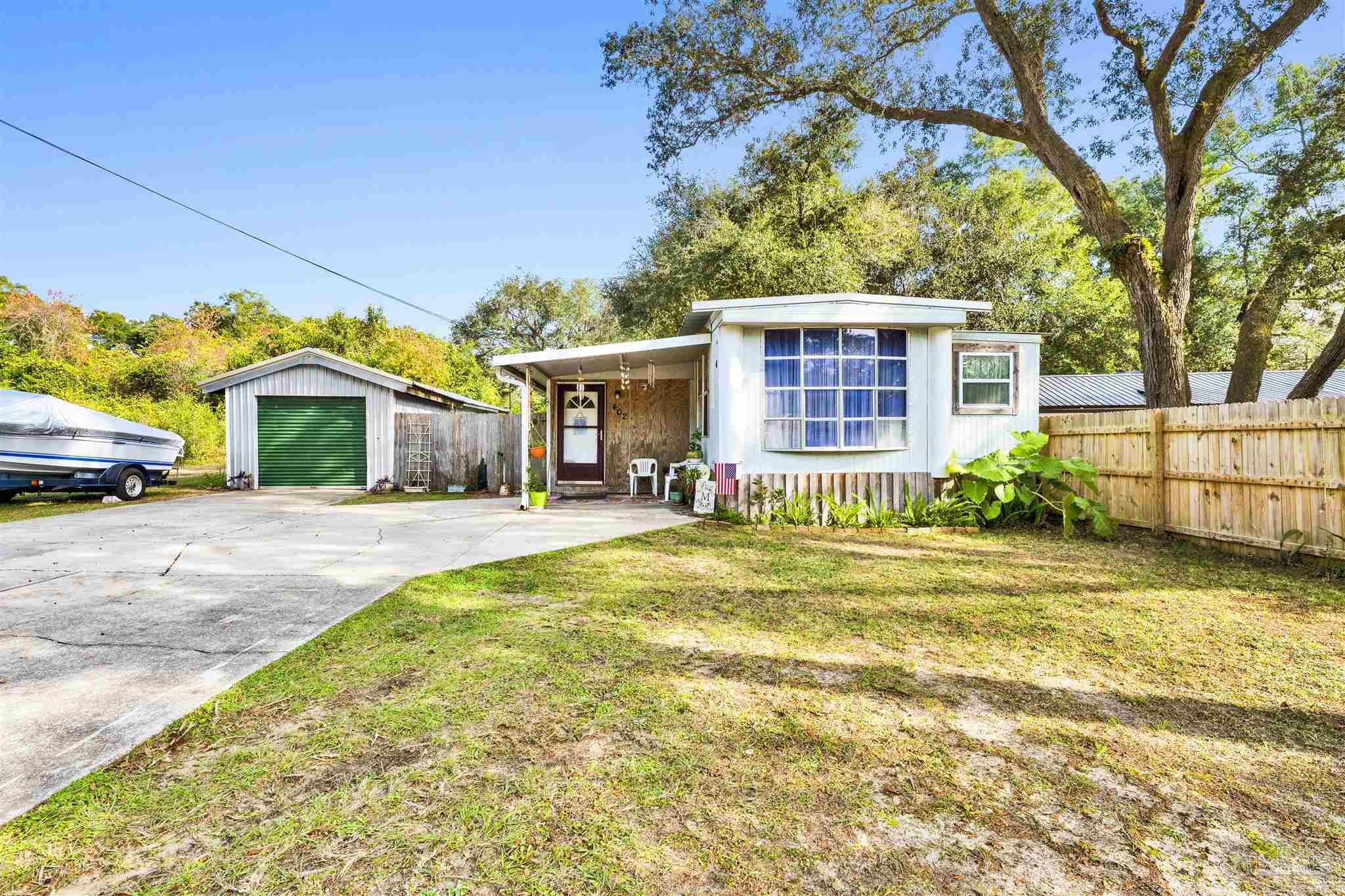 402 N 62nd Ave