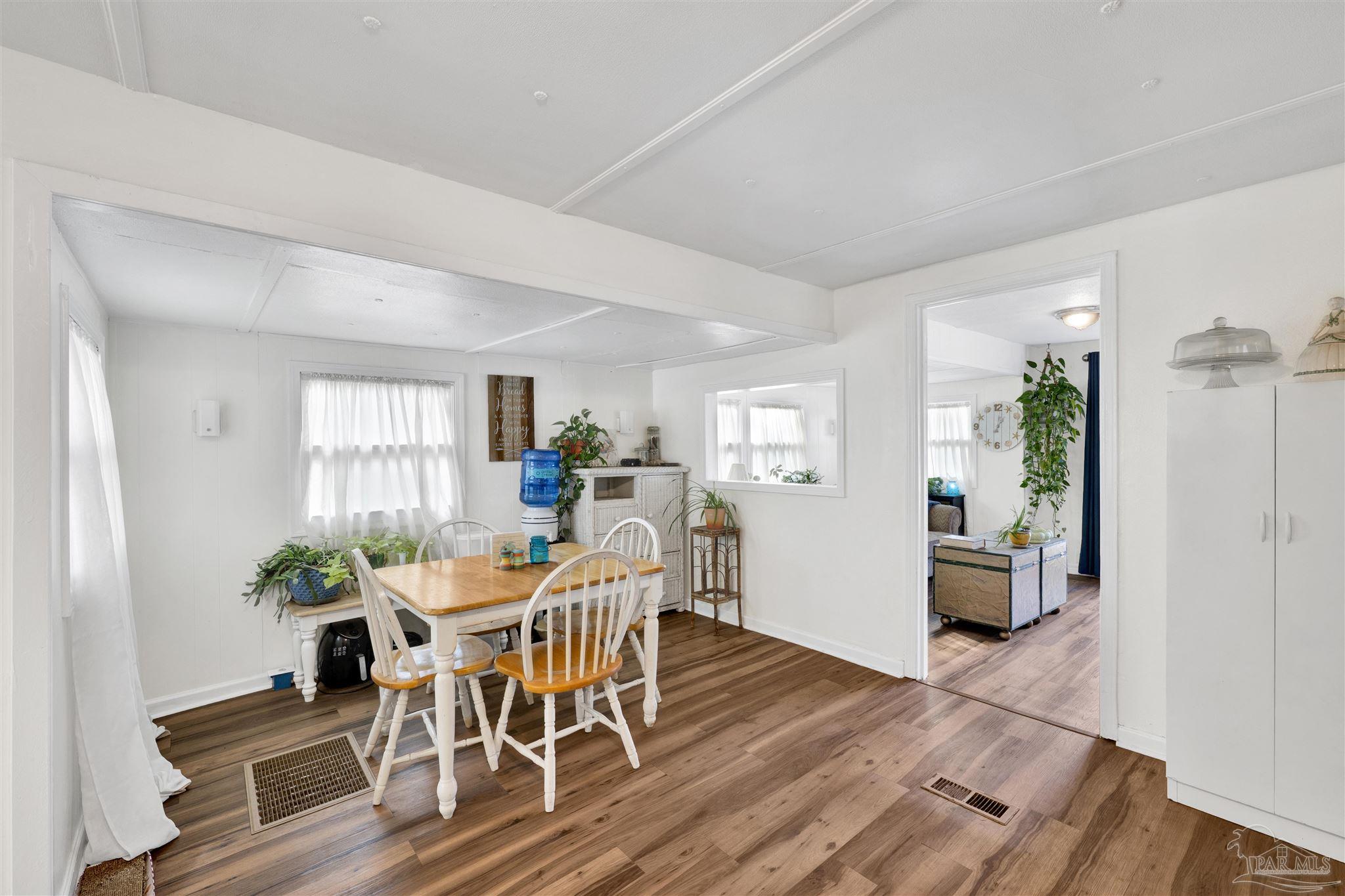 402 N 62nd Ave