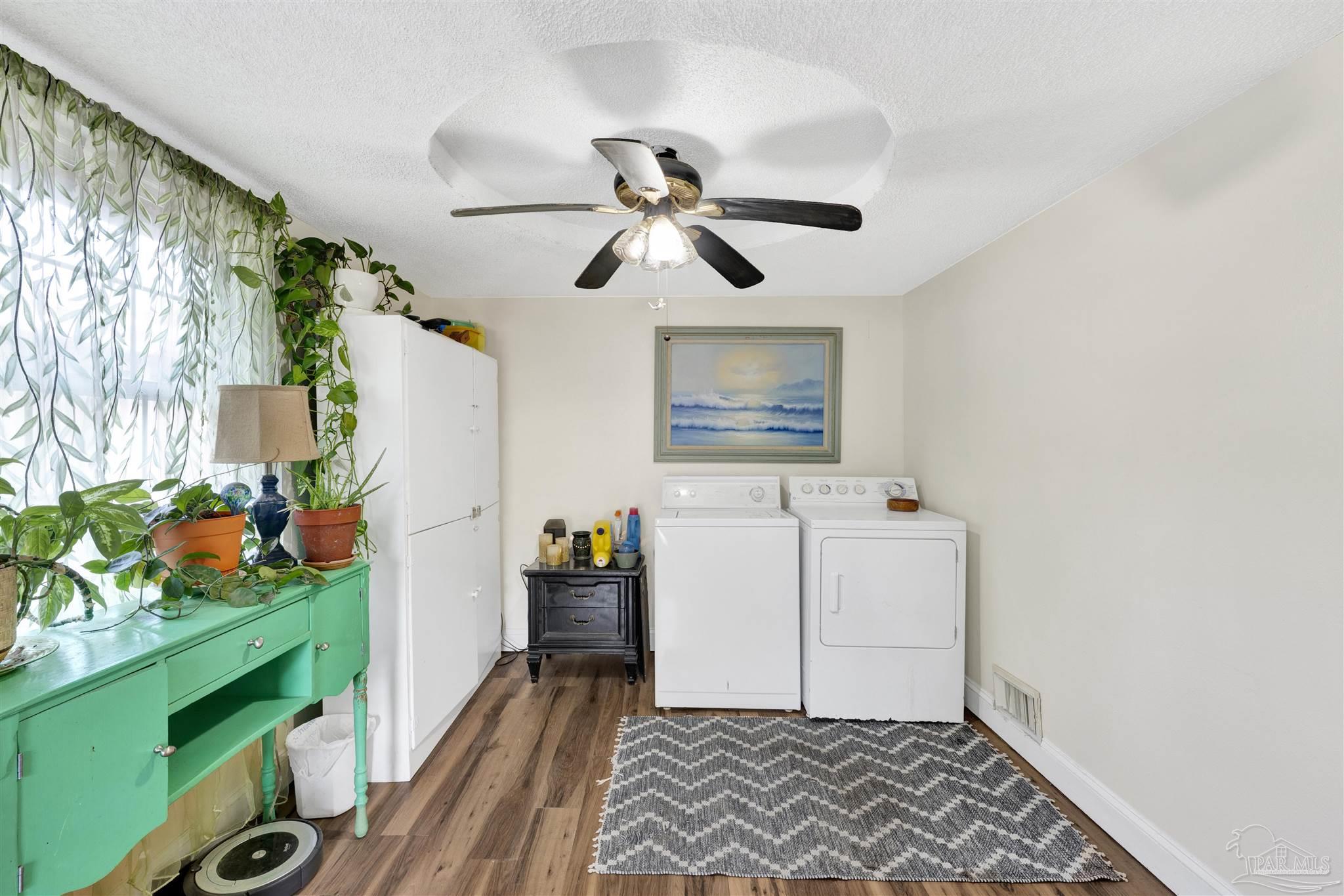 402 N 62nd Ave