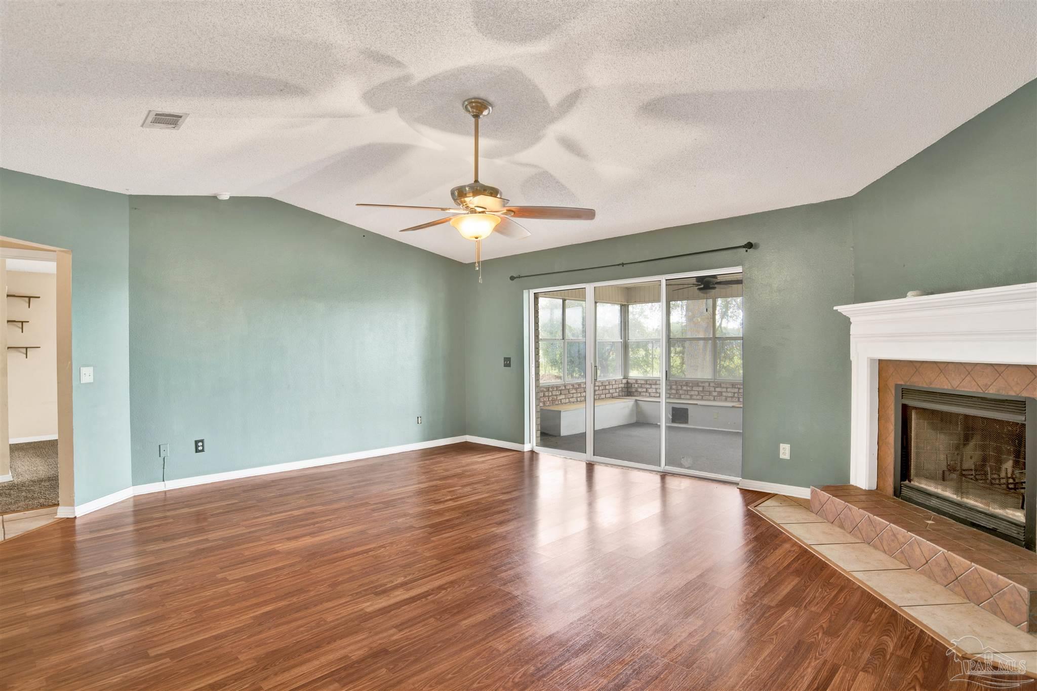 1024 Oak View Dr