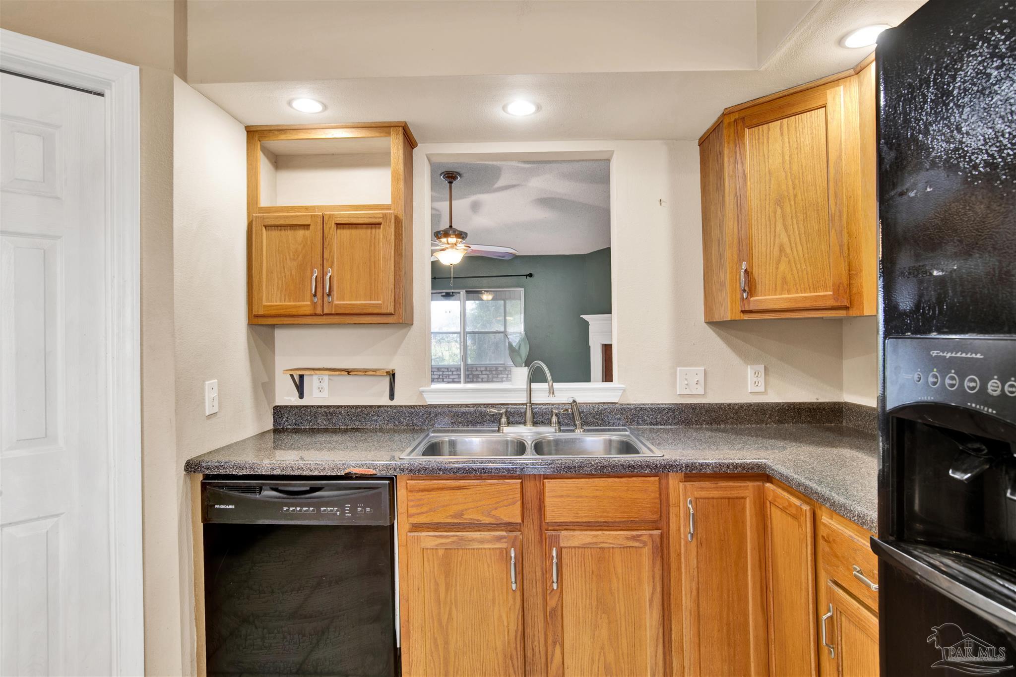 1024 Oak View Dr