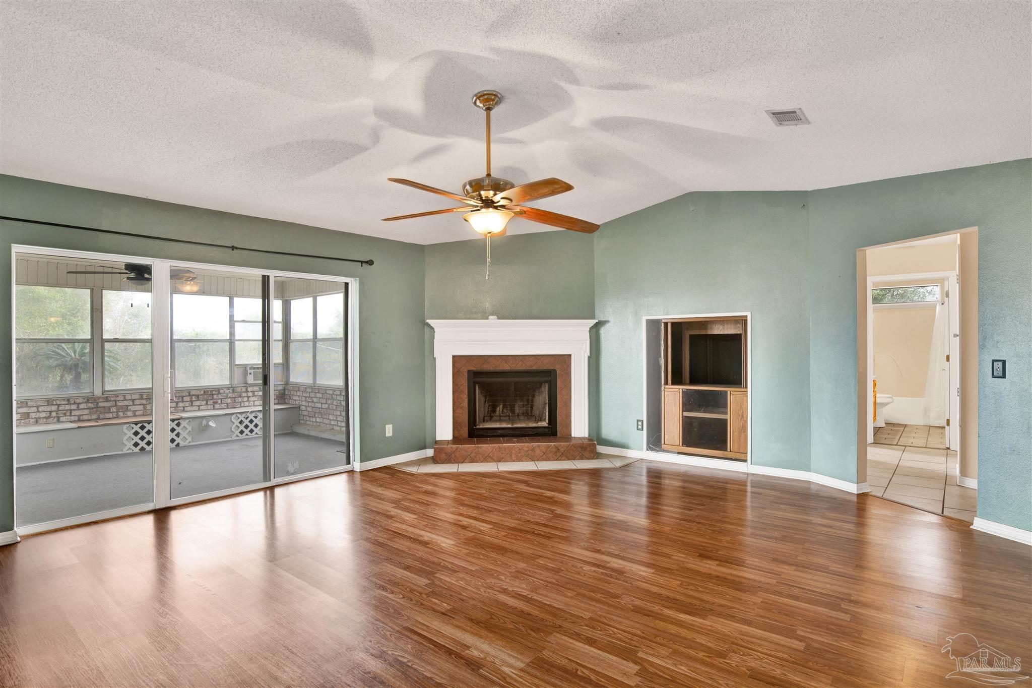 1024 Oak View Dr