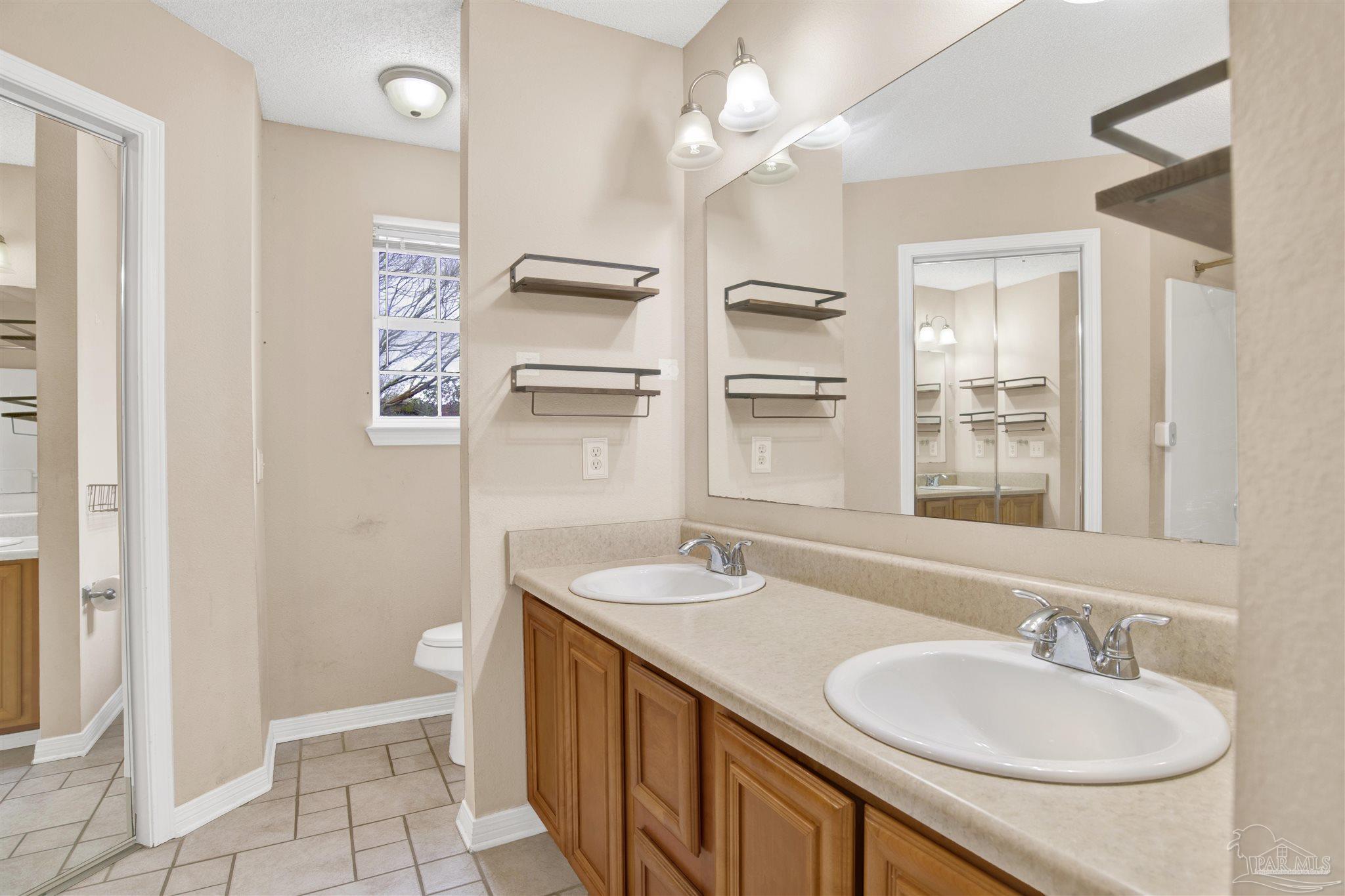1024 Oak View Dr