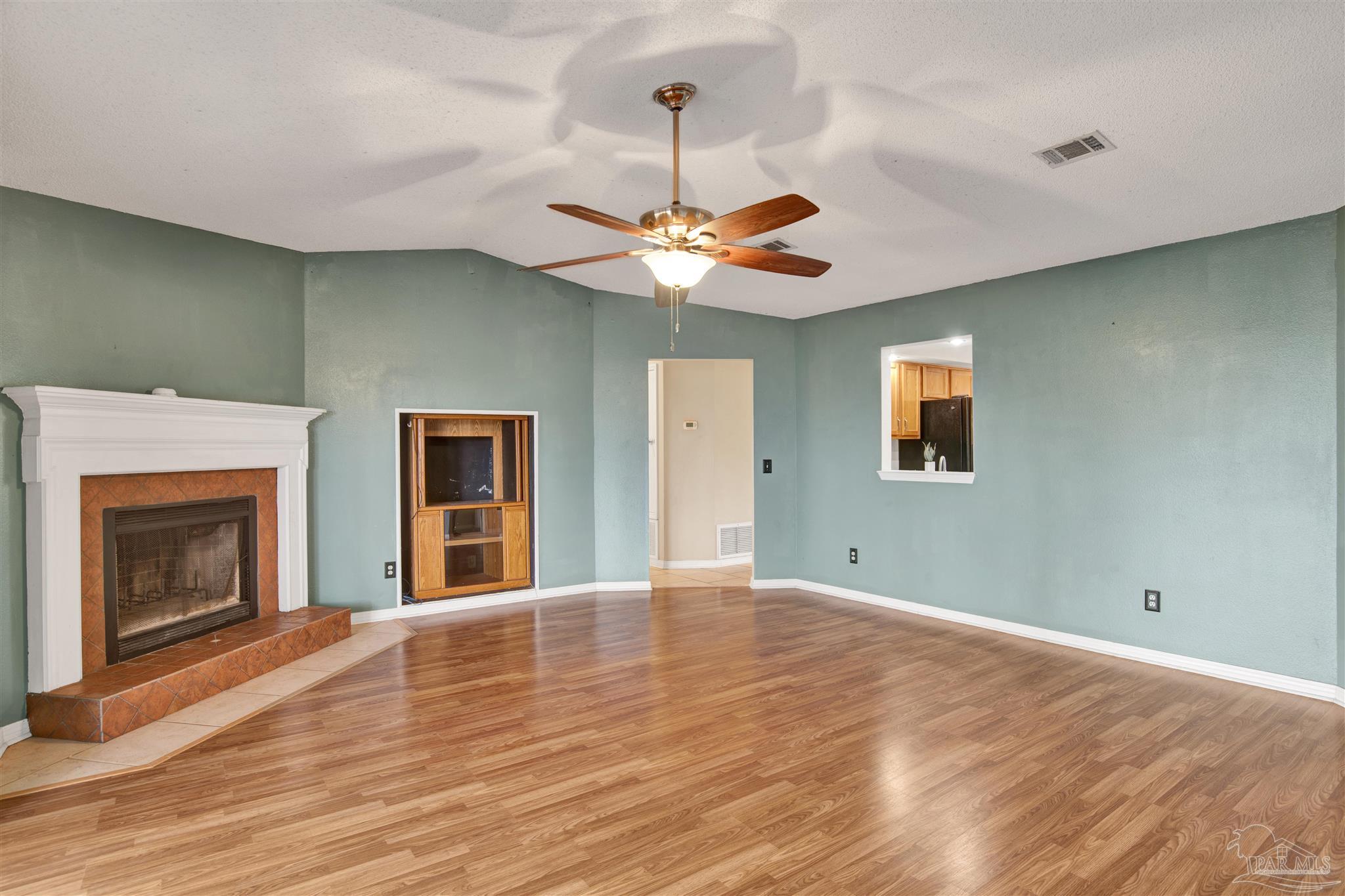 1024 Oak View Dr