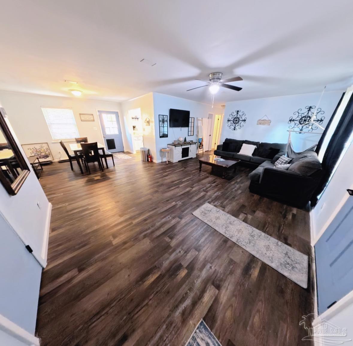 6036 Oakwood Dr