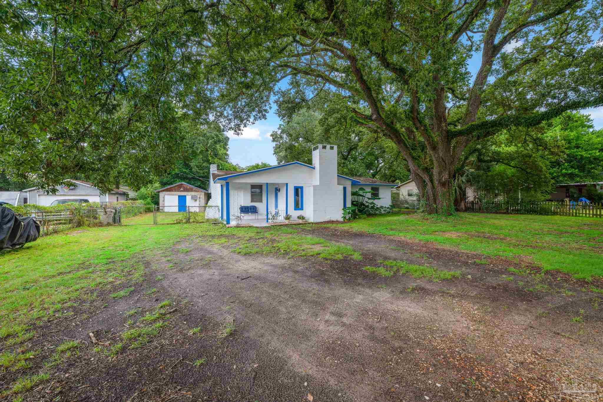1212 Paulding Ave
