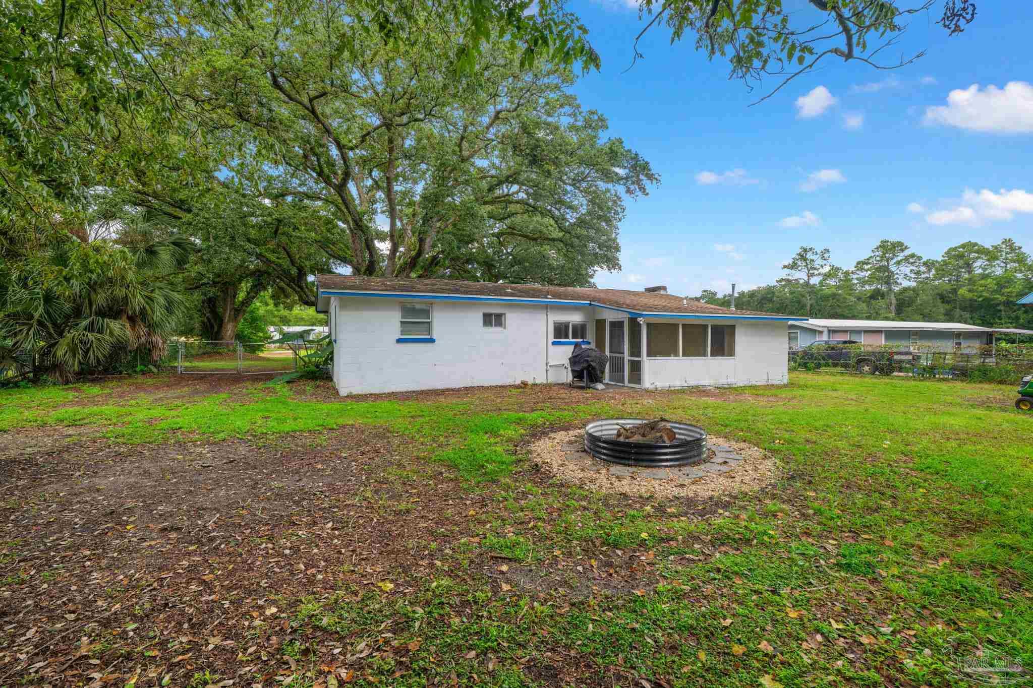1212 Paulding Ave