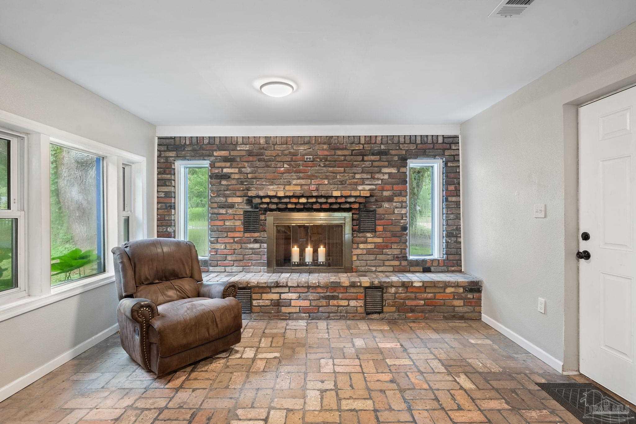 1212 Paulding Ave