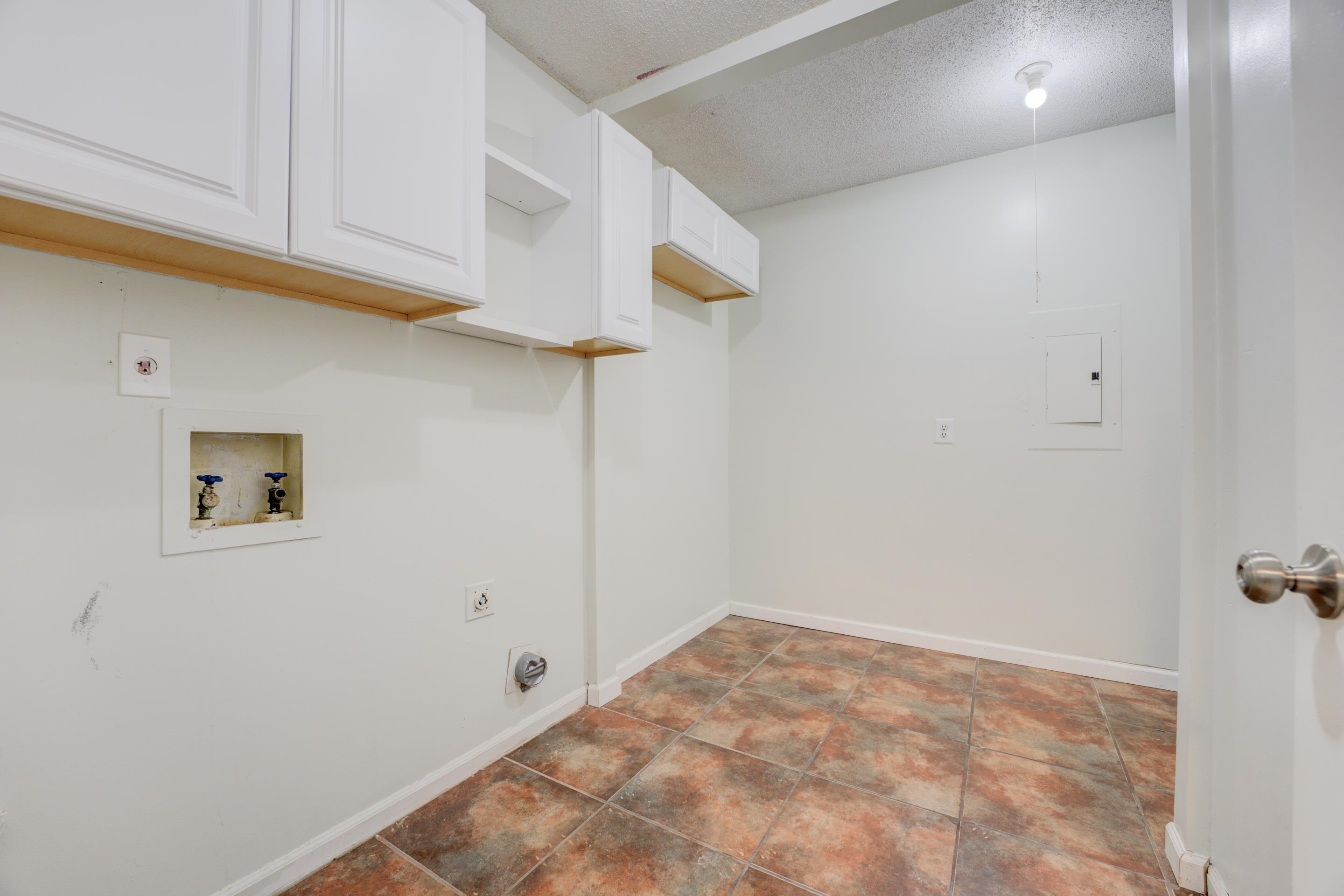 5025 HICKORY BARK DR