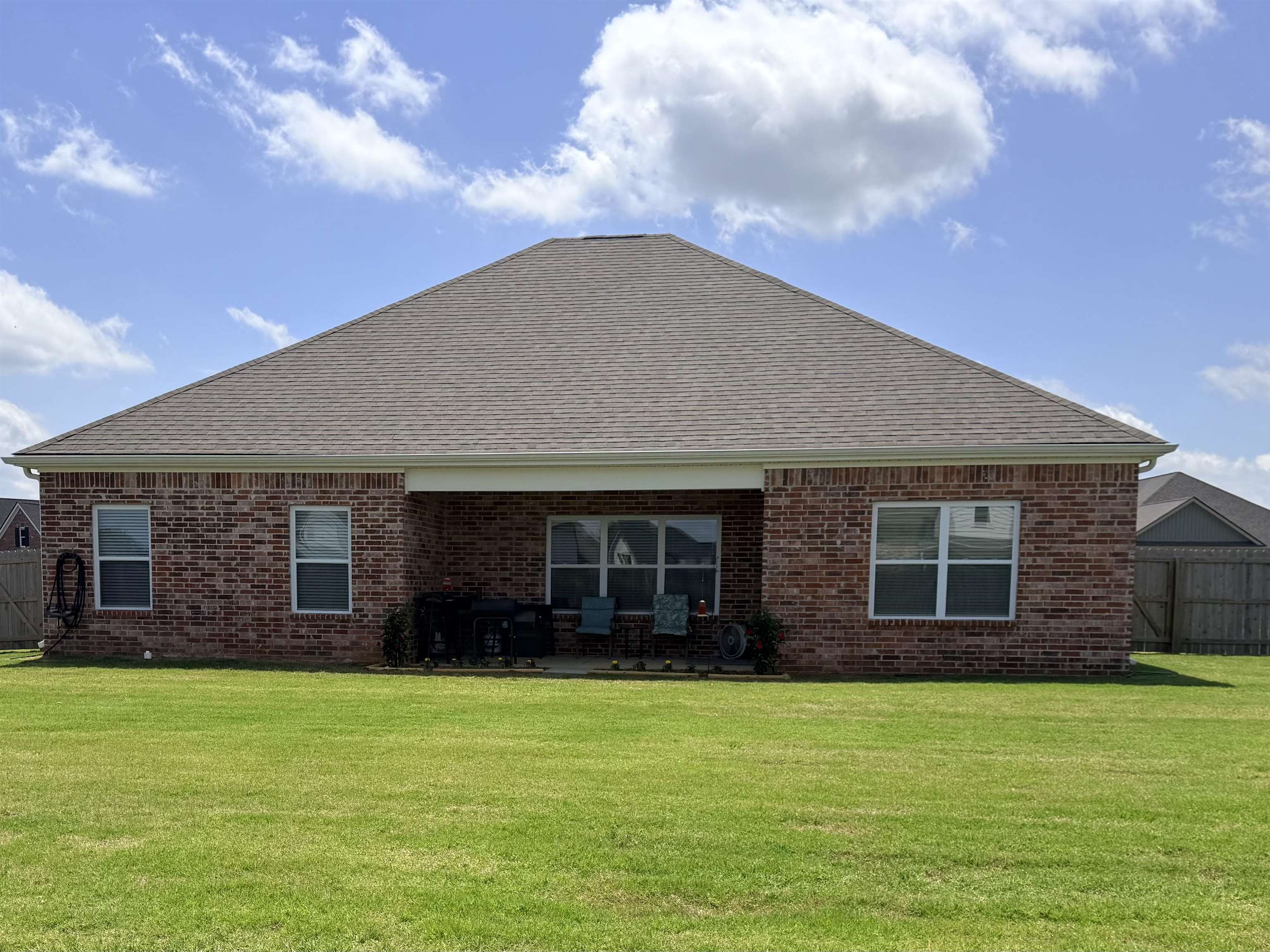 160 DAISY DR