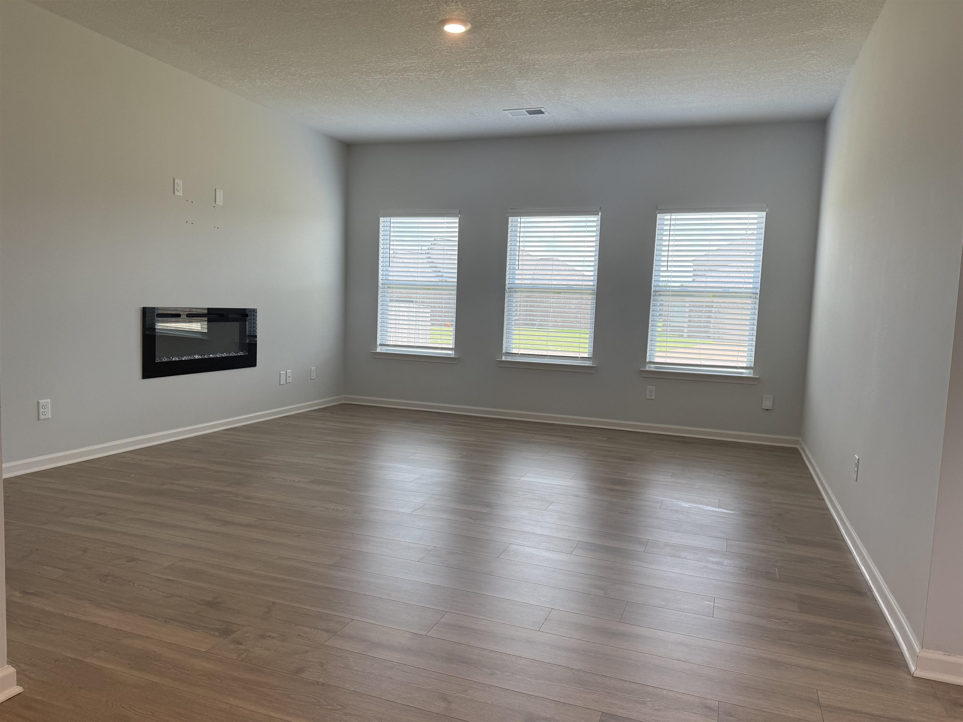 105 DAISY DR