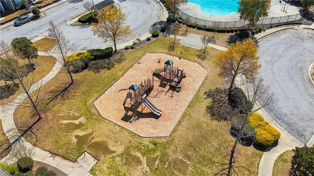 817 Regal Lane SW