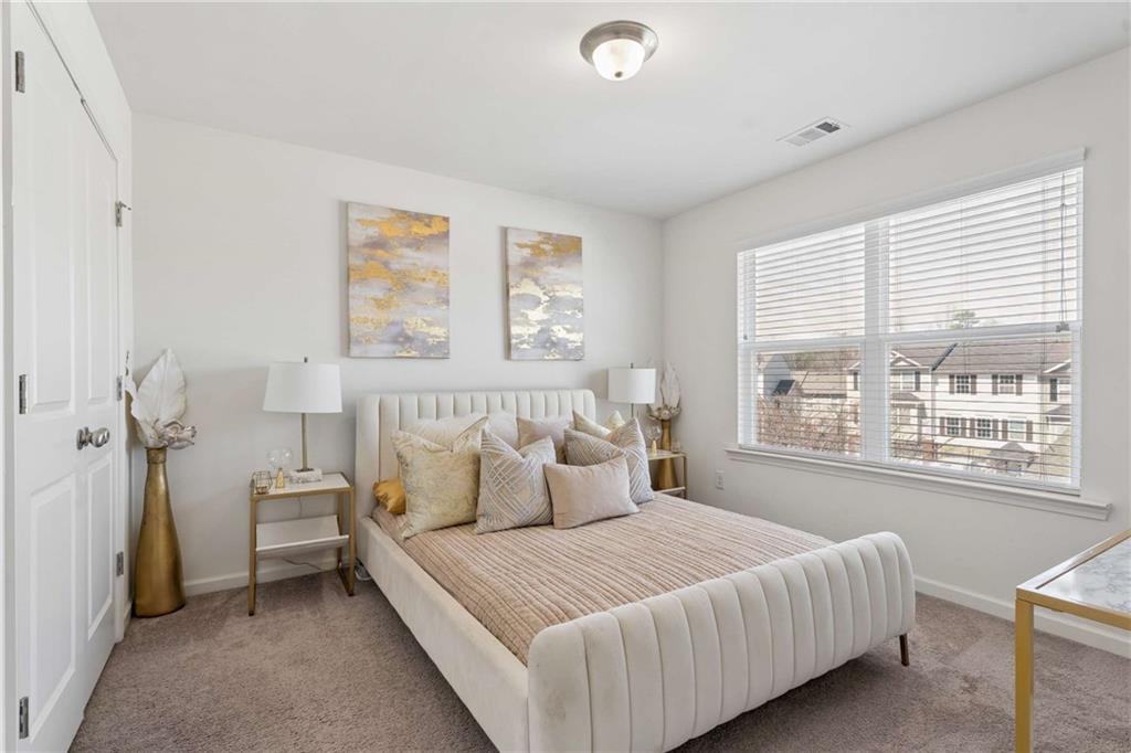 817 Regal Lane SW