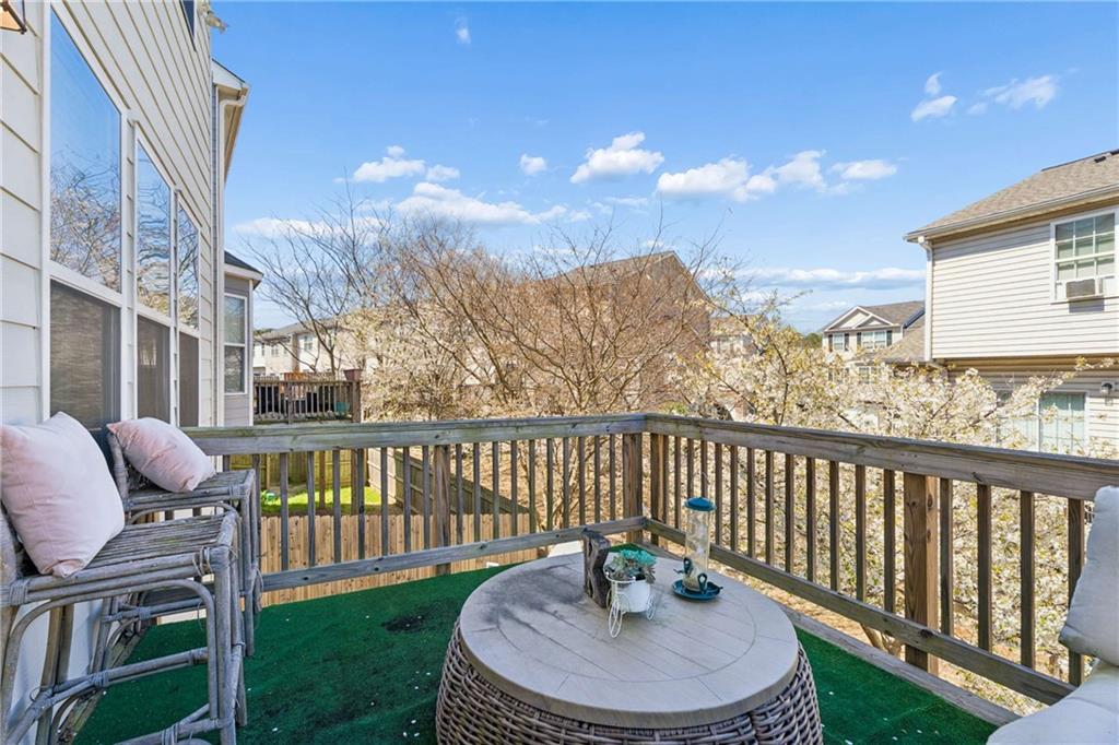 817 Regal Lane SW