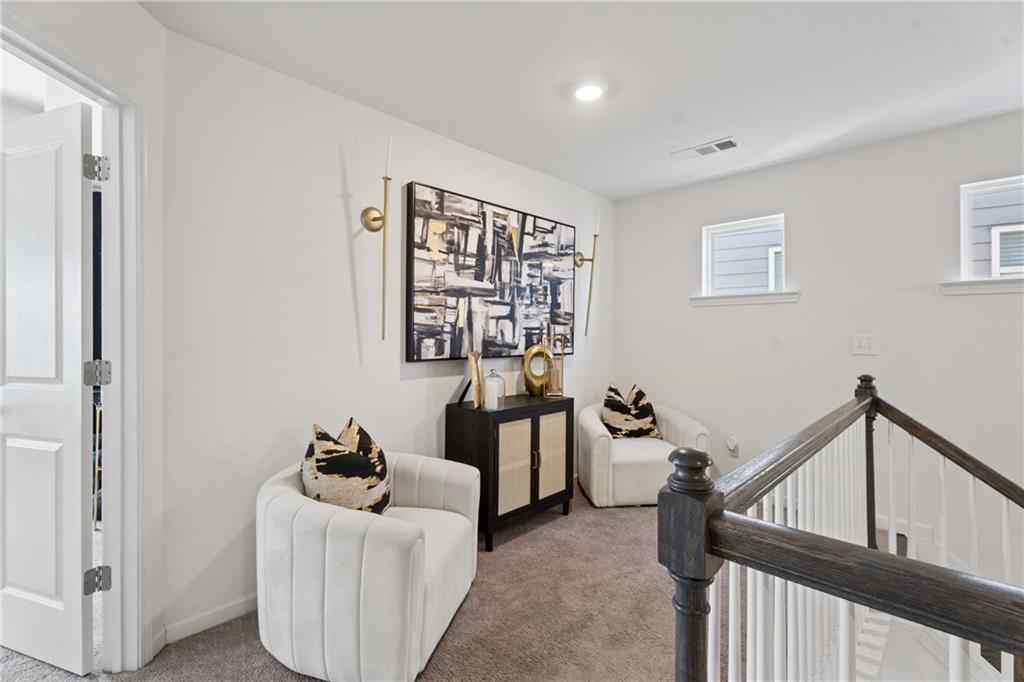 817 Regal Lane SW