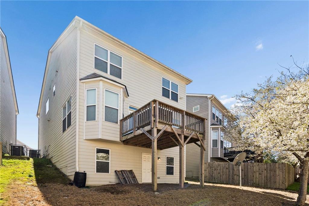 817 Regal Lane SW