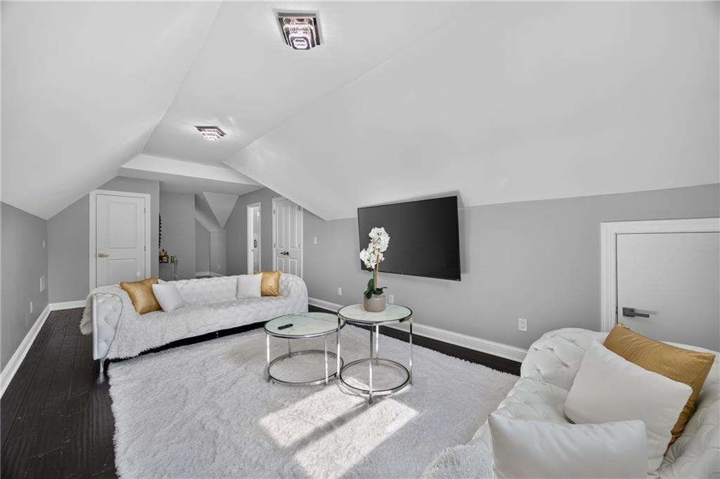 4492 Muhammad Drive