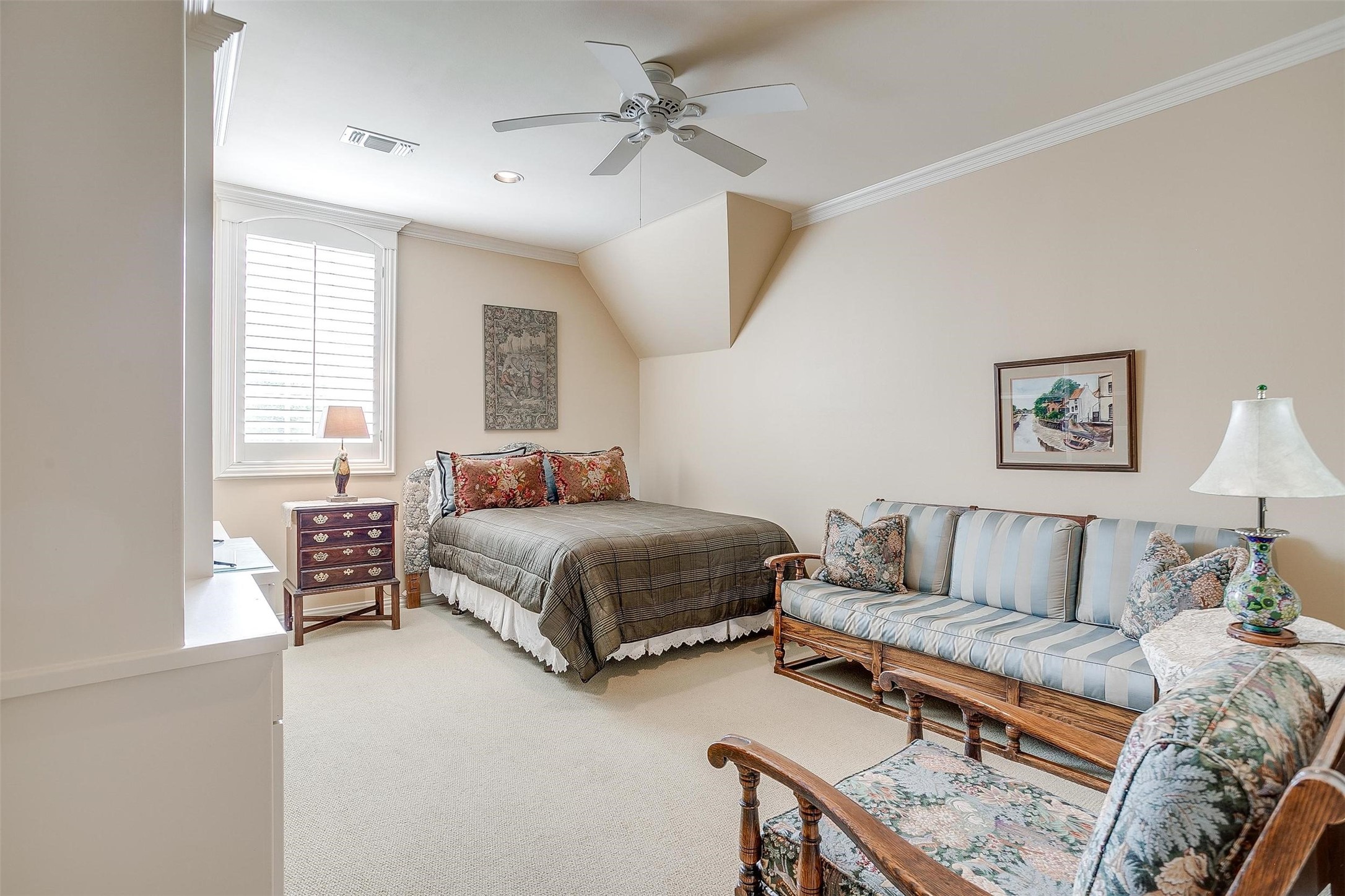4954 Westbriar Drive