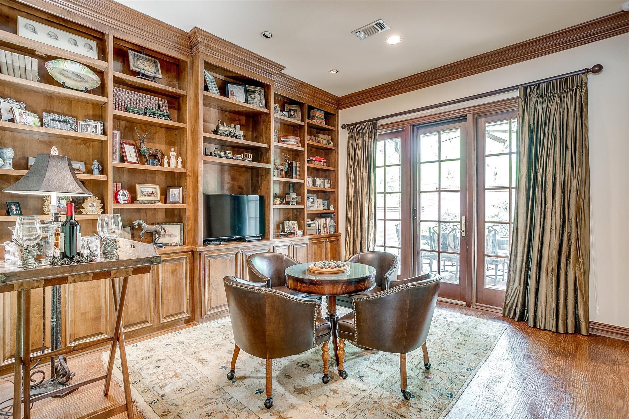4954 Westbriar Drive