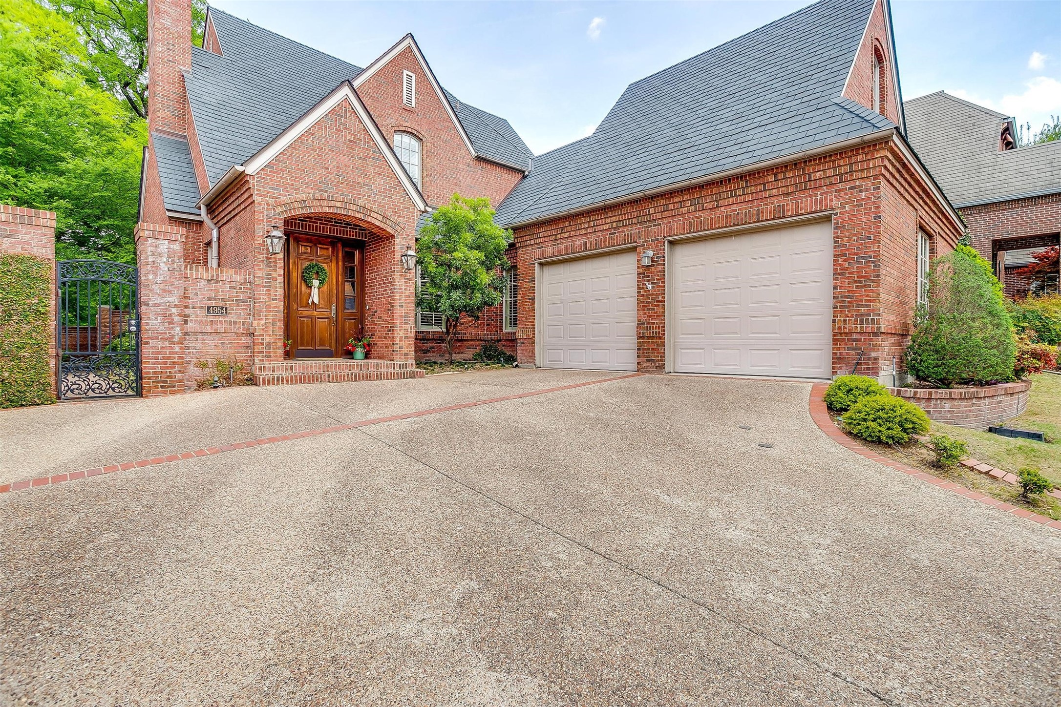 4954 Westbriar Drive