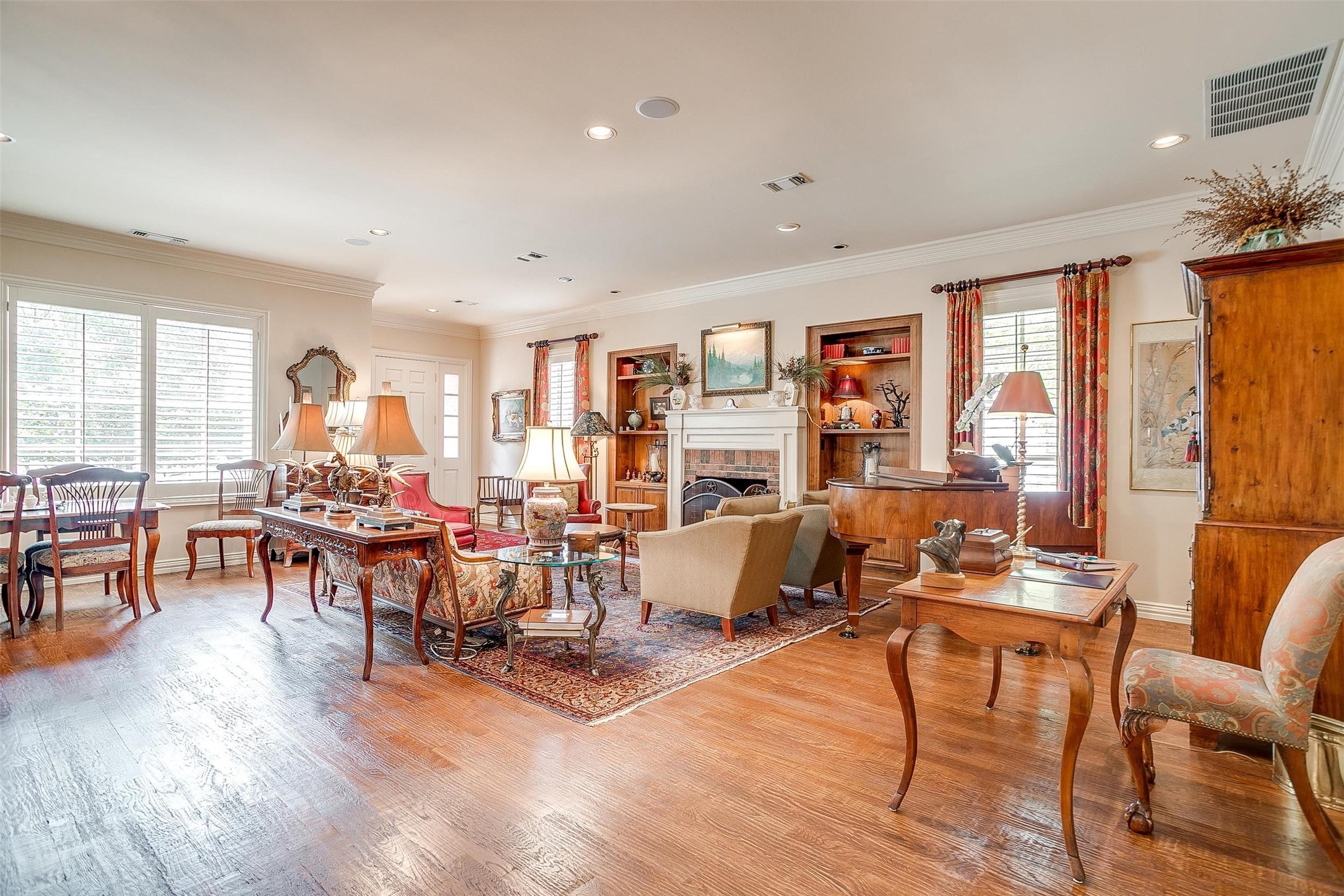 4954 Westbriar Drive