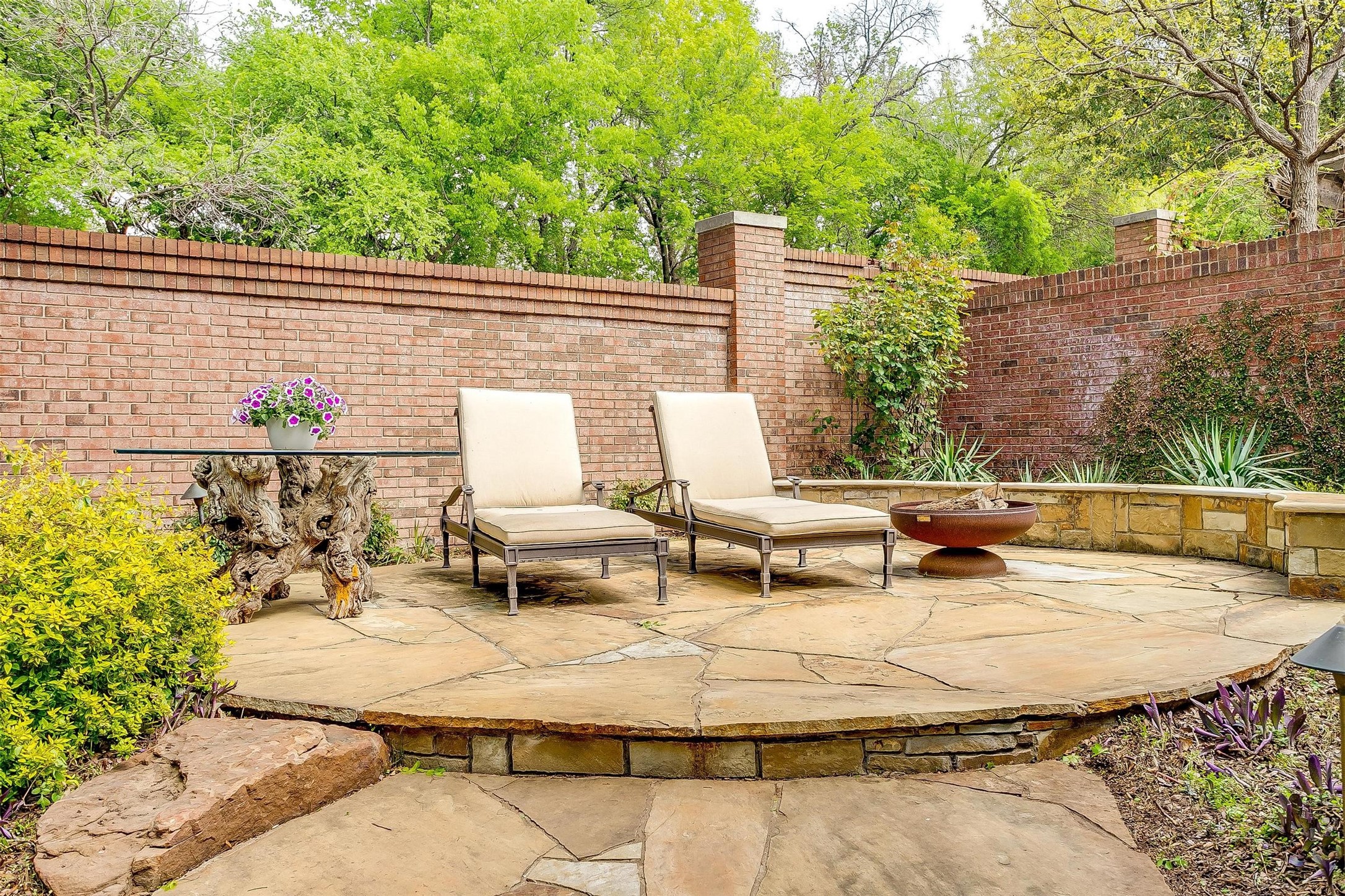 4954 Westbriar Drive