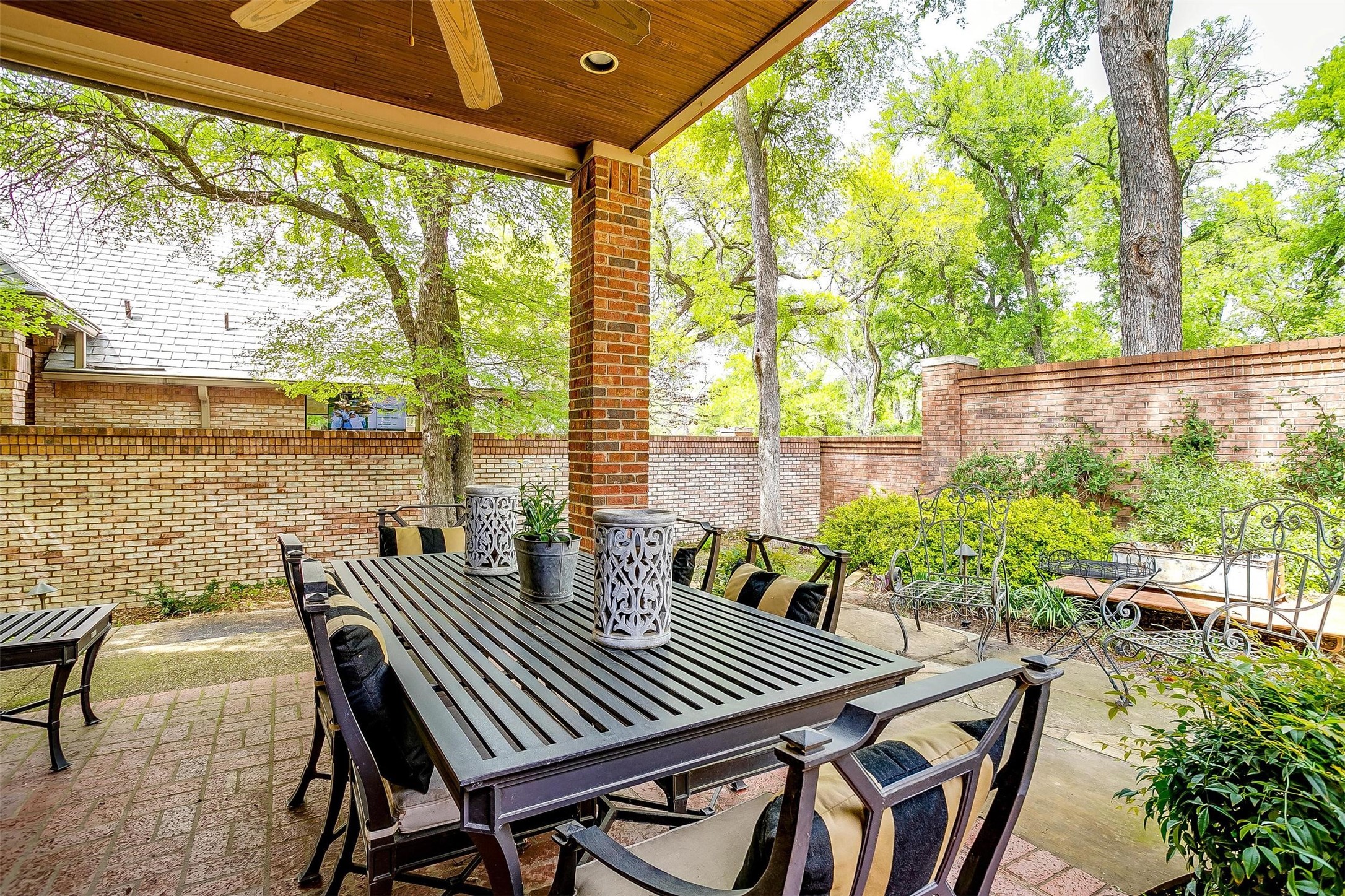 4954 Westbriar Drive