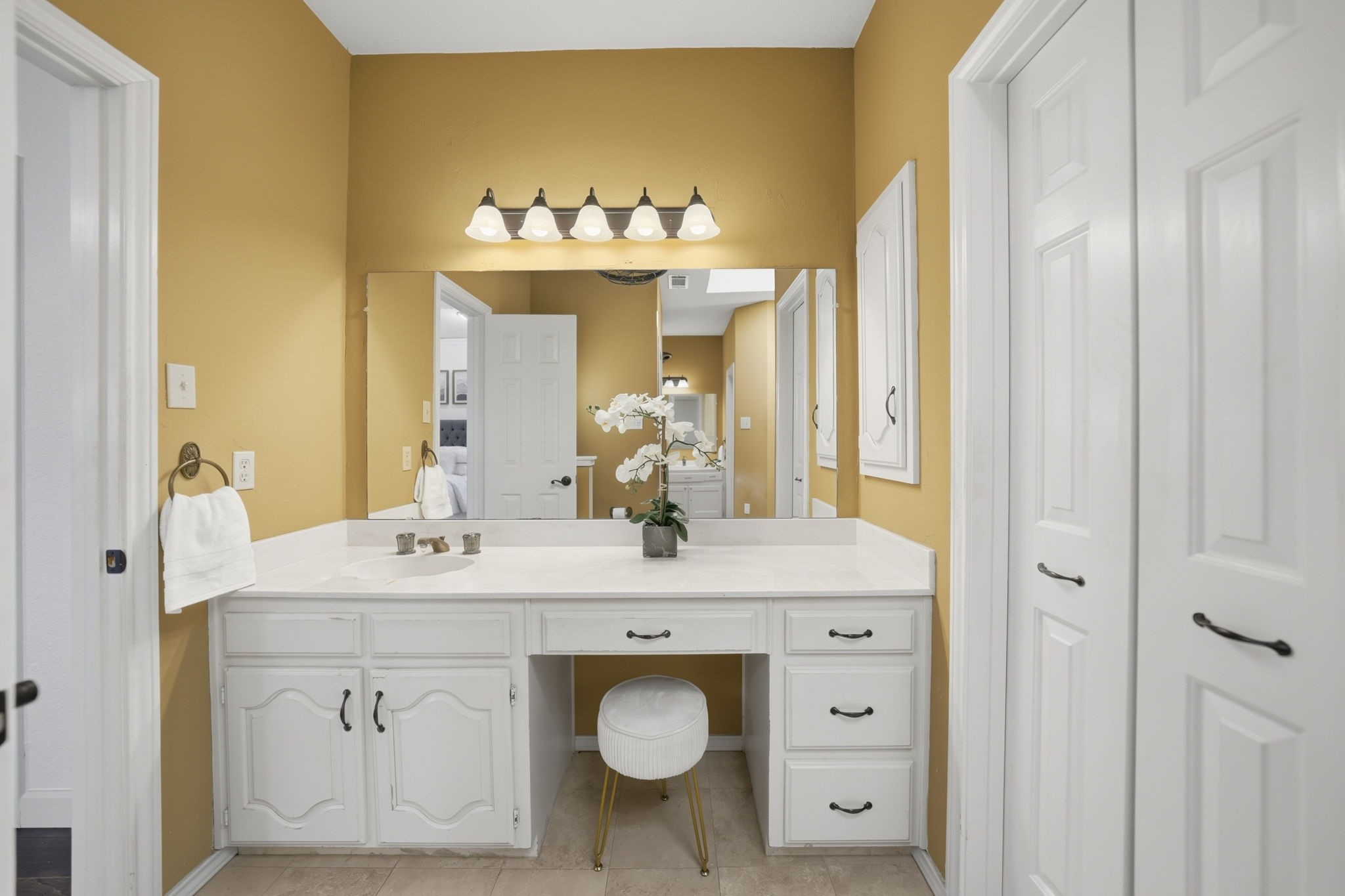 2902 Cambridgeshire Drive