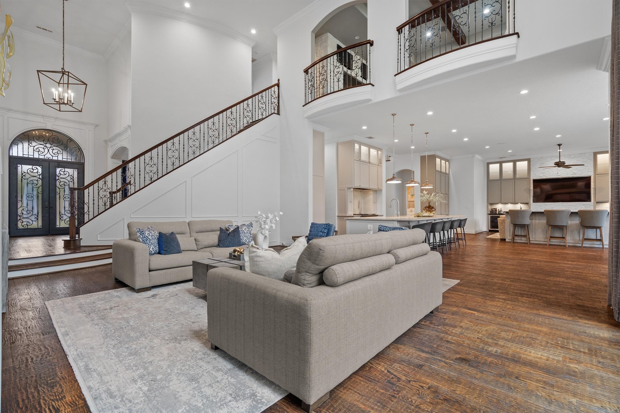 3013 Shelton Way