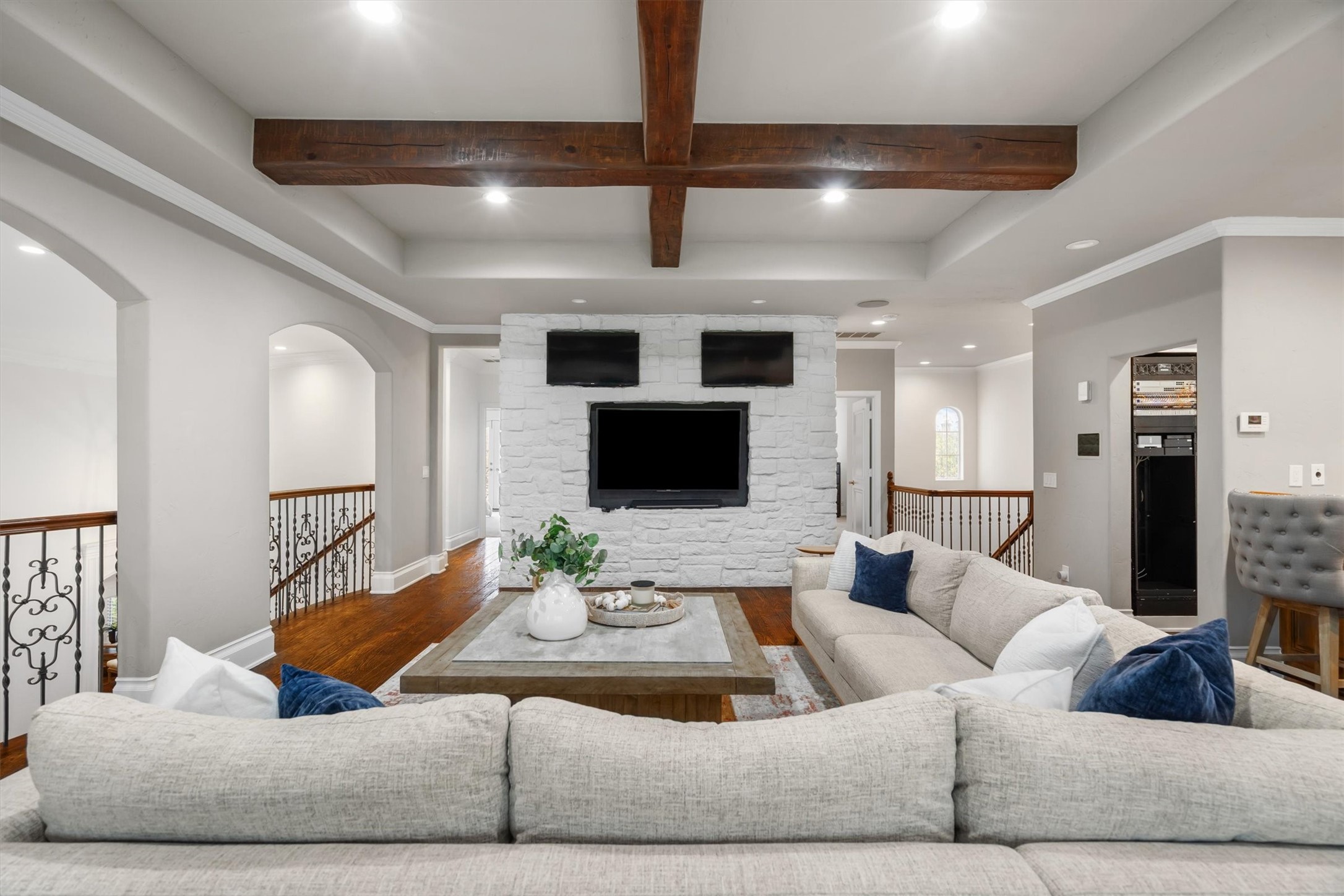 3013 Shelton Way