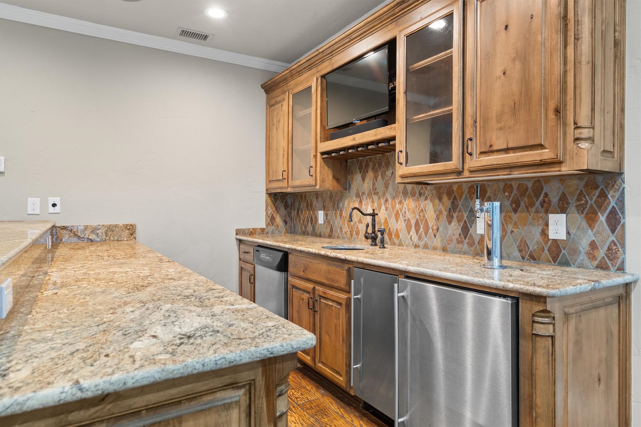 3013 Shelton Way