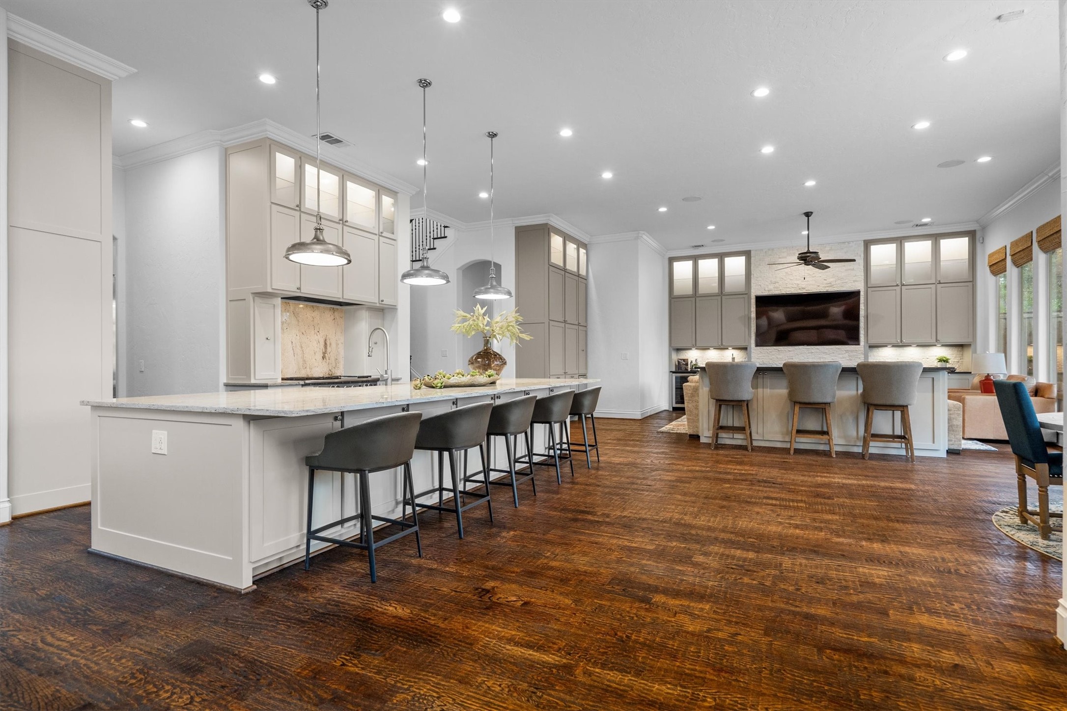3013 Shelton Way