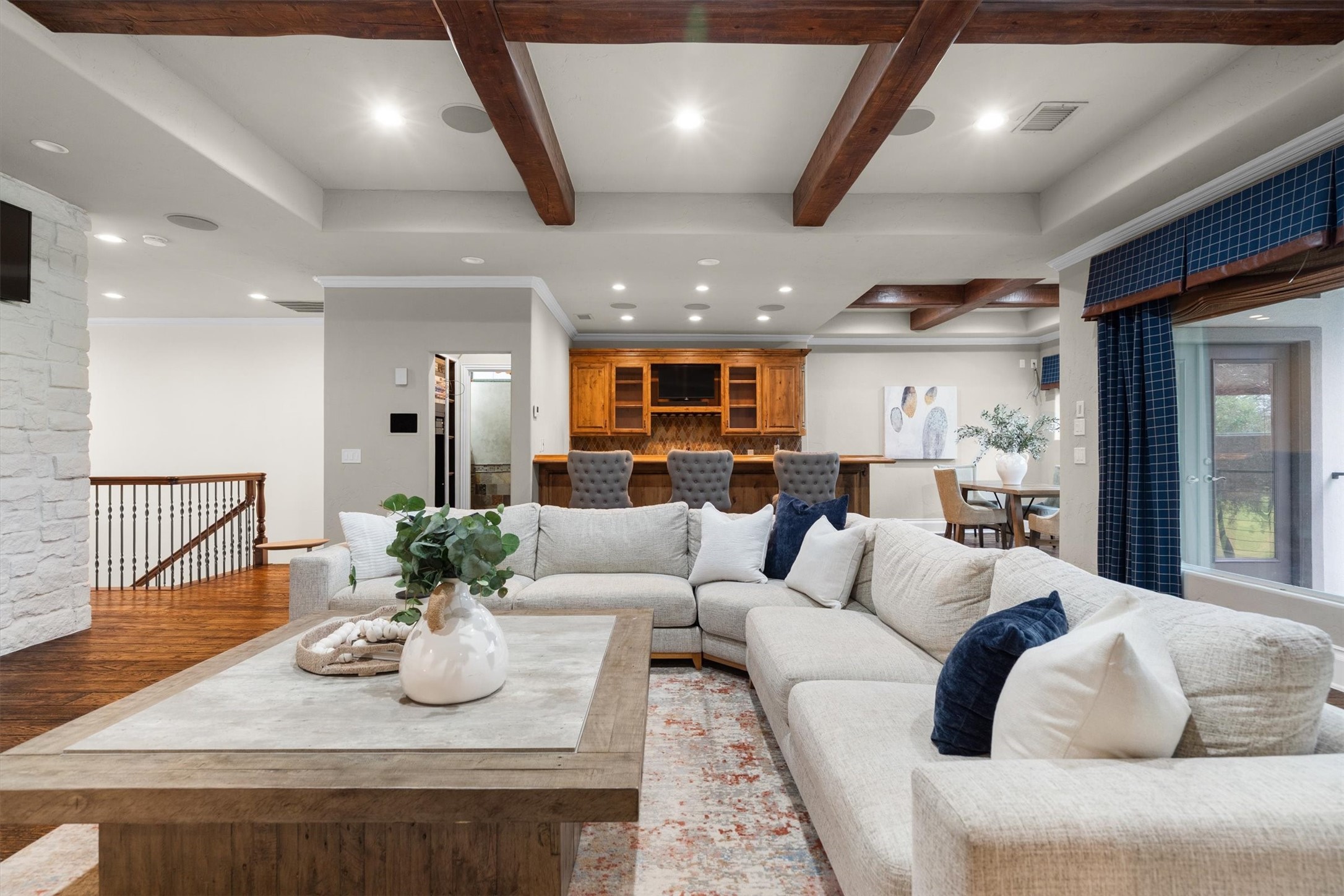 3013 Shelton Way