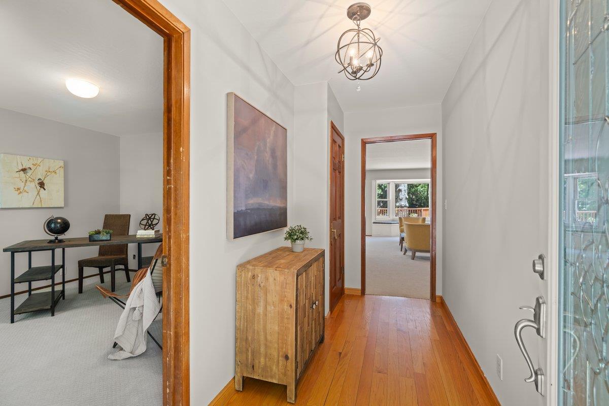 19005 Old Vineyard RD