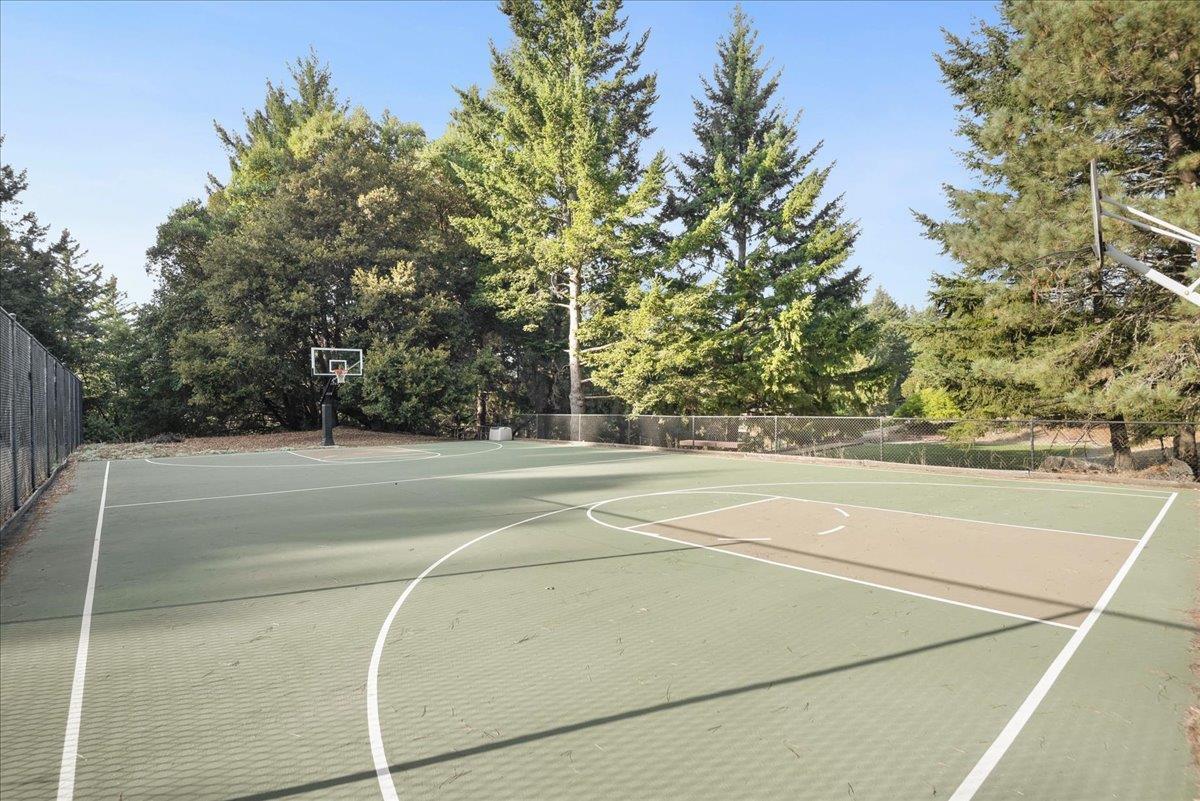 19005 Old Vineyard RD