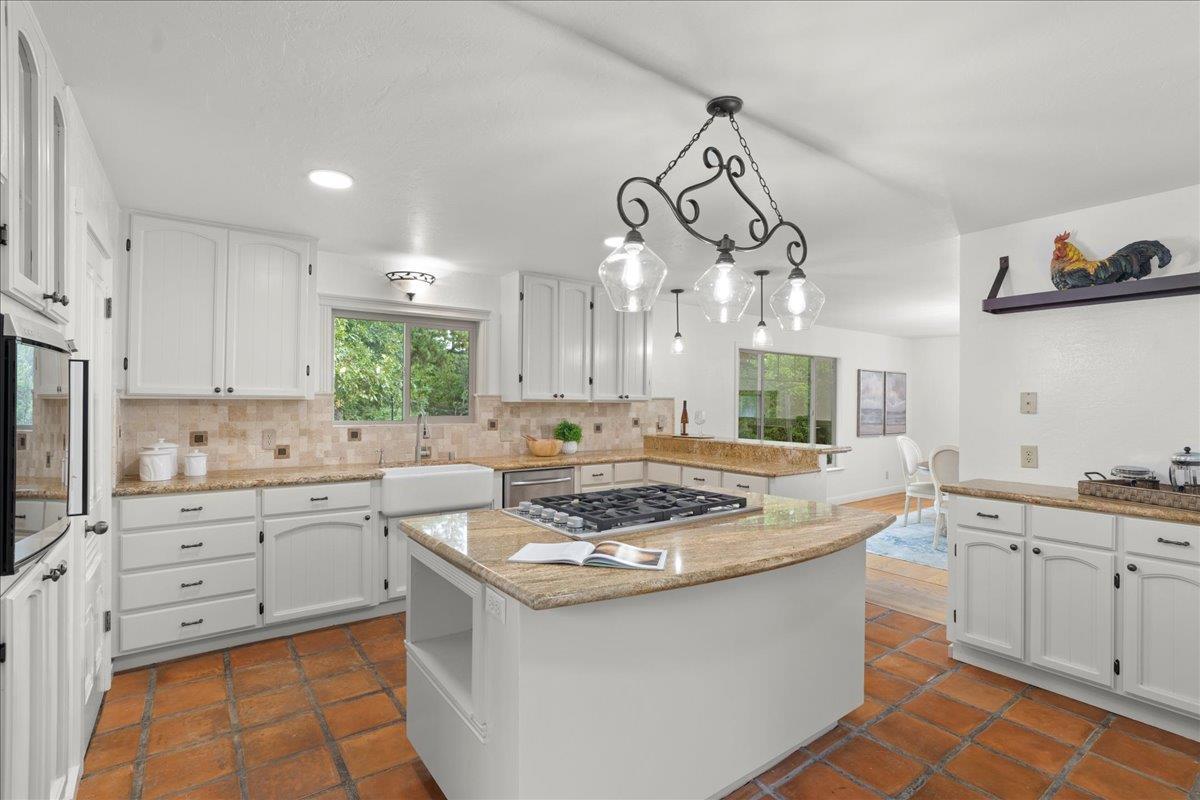 24200 Mountain Charlie RD