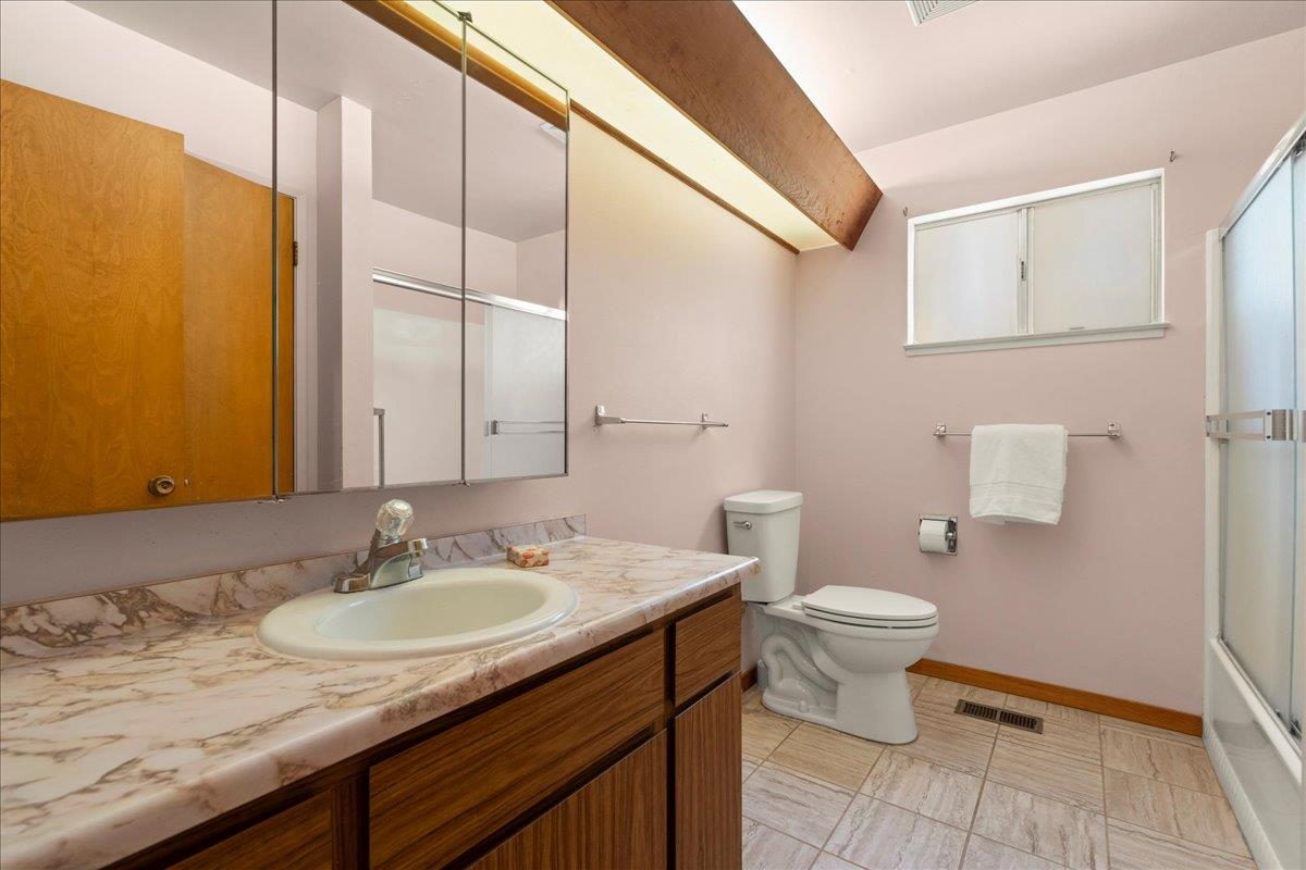 18584 Favre Ridge Road