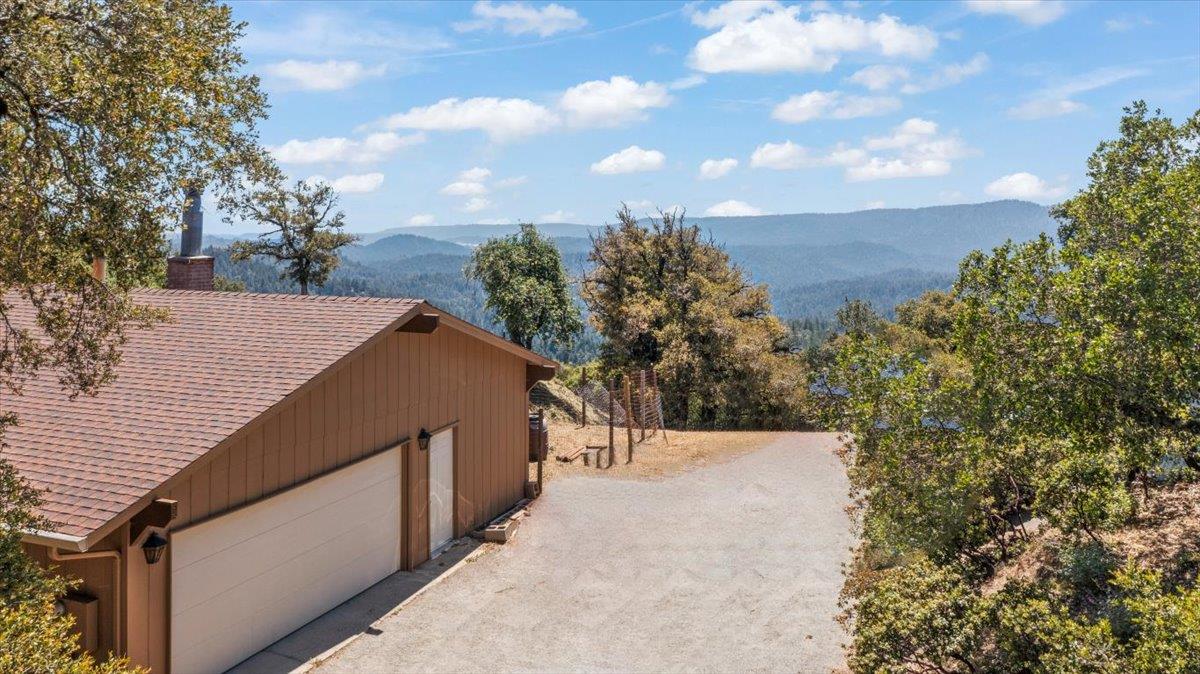 18584 Favre Ridge Road