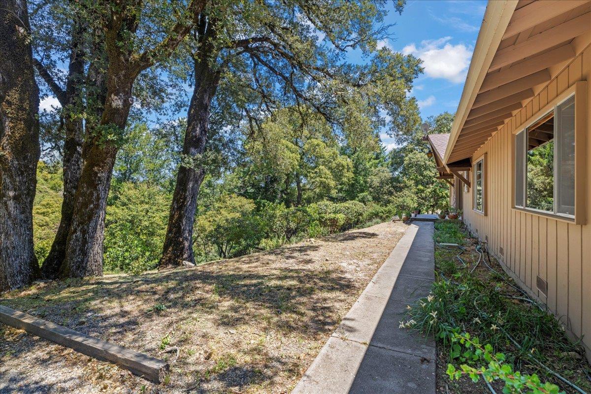 18584 Favre Ridge Road