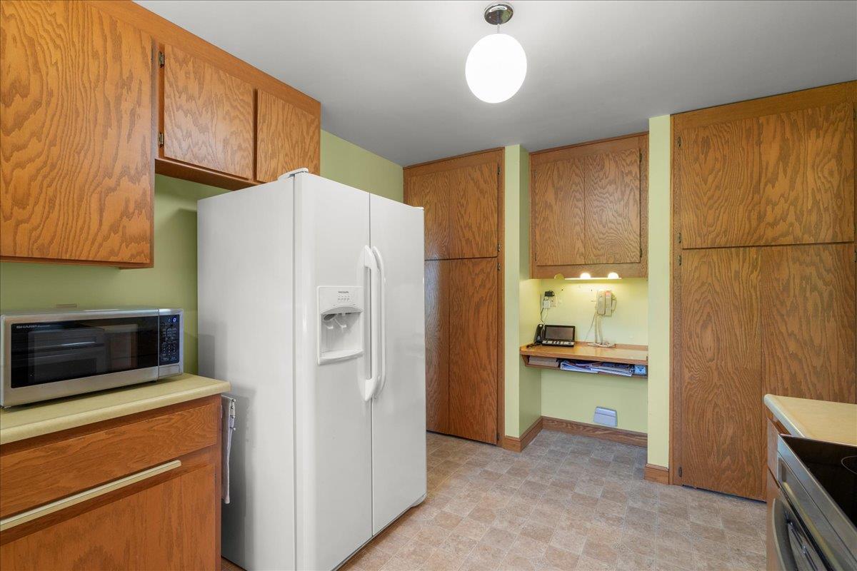 18584 Favre Ridge Road