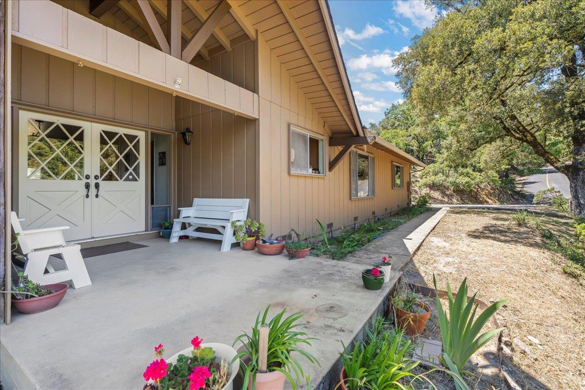 18584 Favre Ridge Road