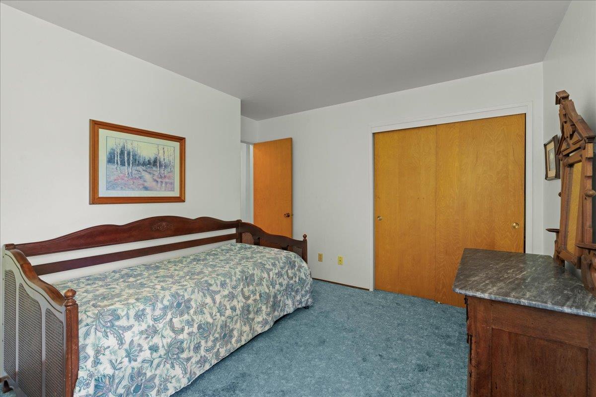 18584 Favre Ridge Road