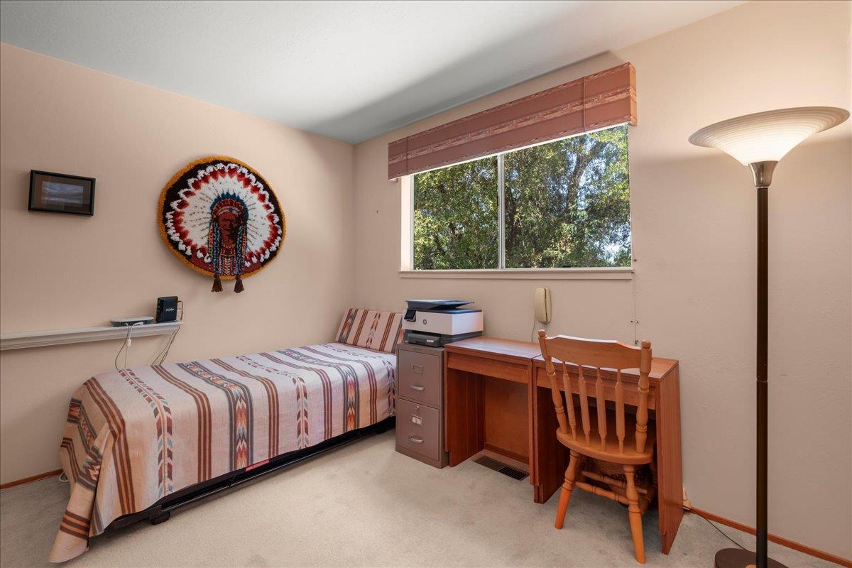 18584 Favre Ridge Road