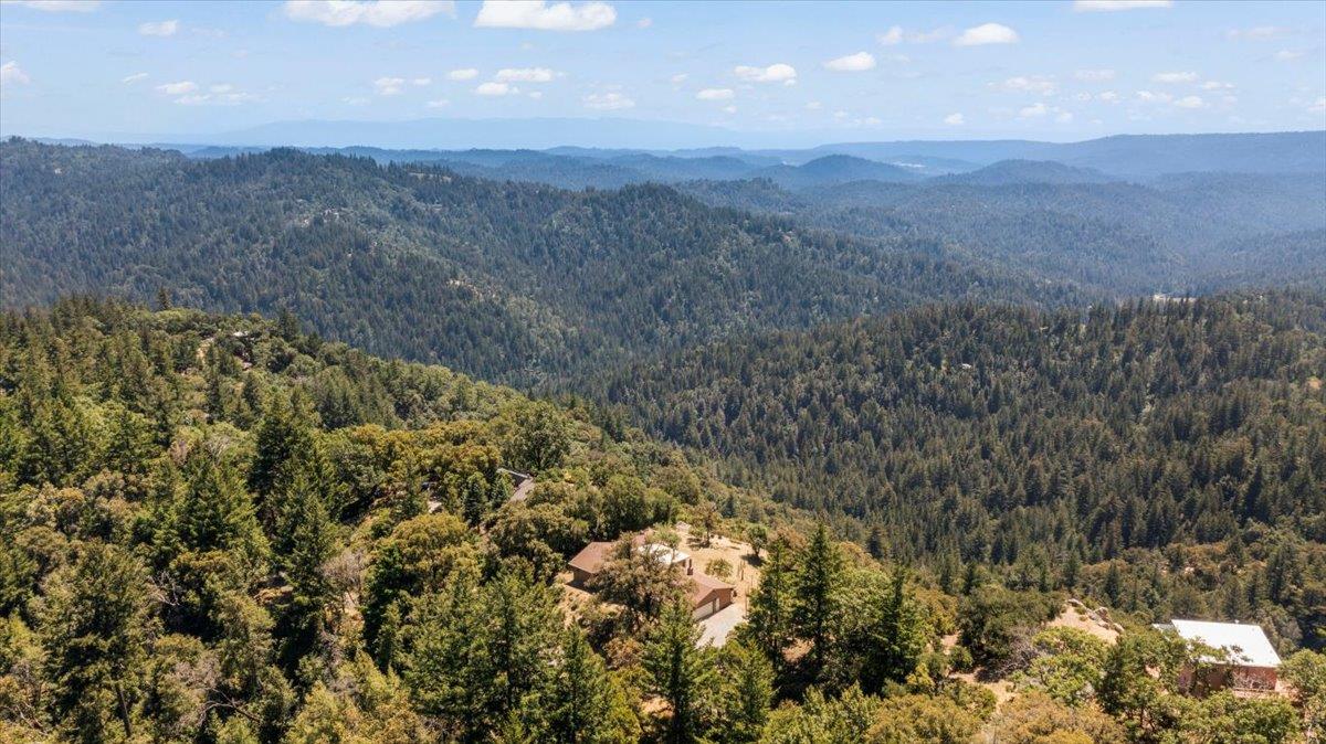 18584 Favre Ridge Road