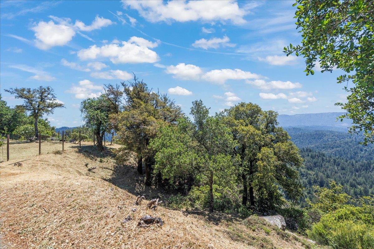 18584 Favre Ridge Road